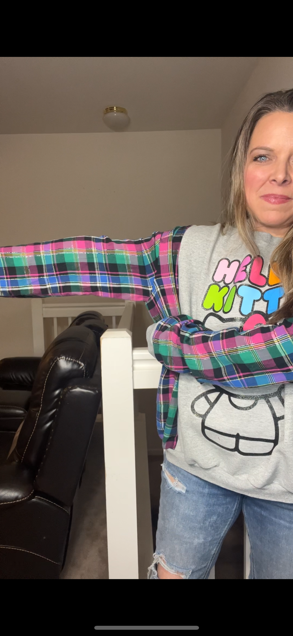 Upcycled Hello Kitty – women’s 1X/2X – thin sweatshirt with thin flannel sleeves