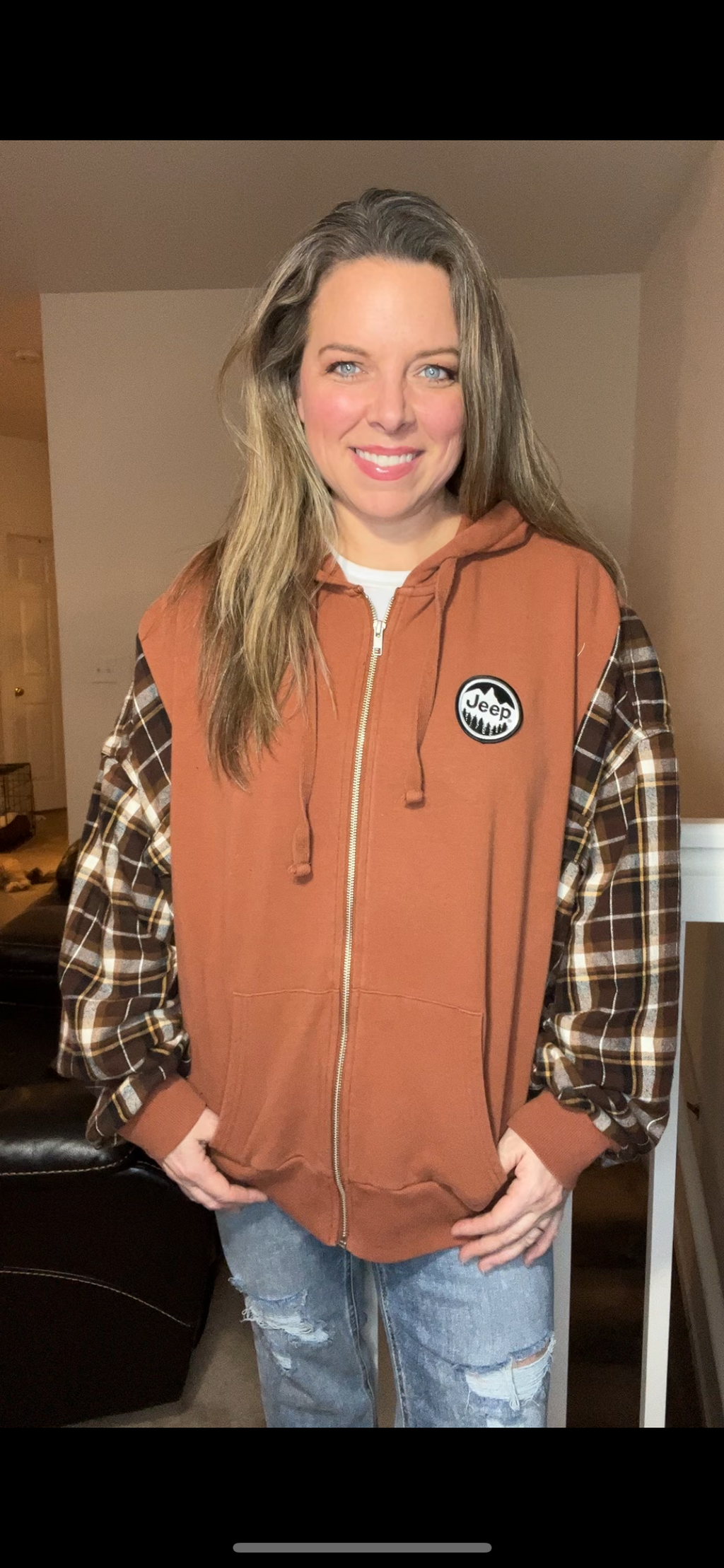 Upcycled Jeep zip up – women’s L/XL – midweight sweatshirt with flannel sleeves￼