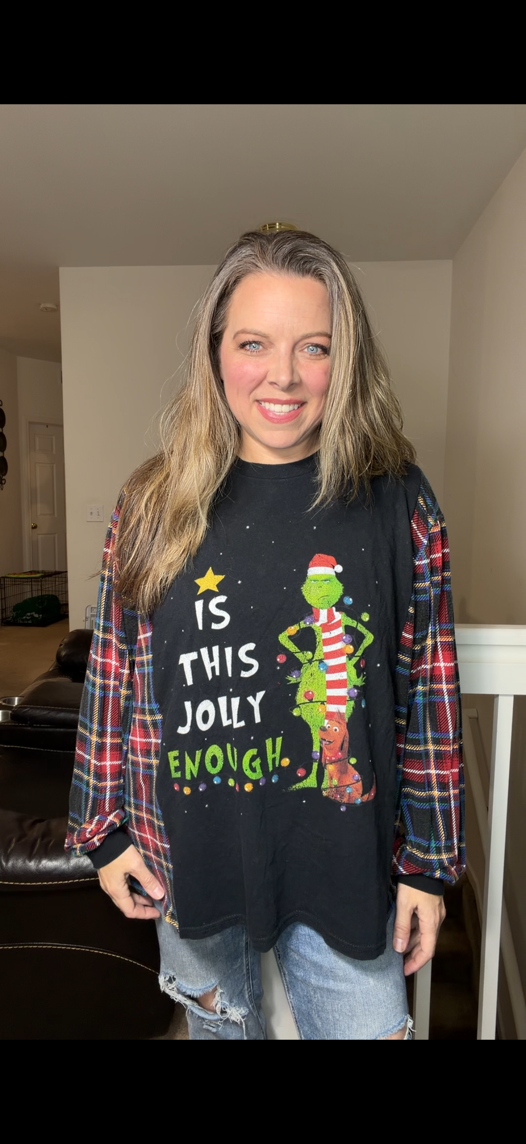 Upcycled jolly grinch – women's 2X/3X T-shirt with stretchy sleeves ￼