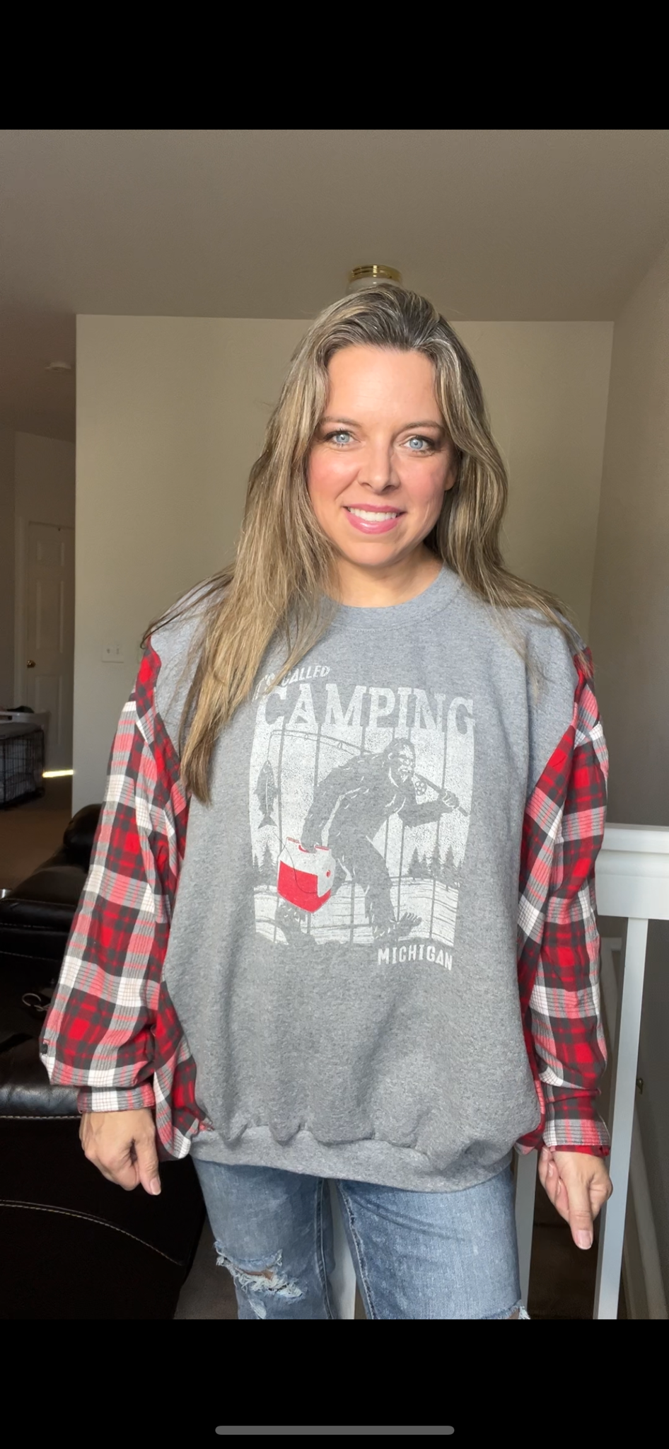 Upcycled Sasquatch – women’s XL/1X – midweight sweatshirt with flannel sleeves￼