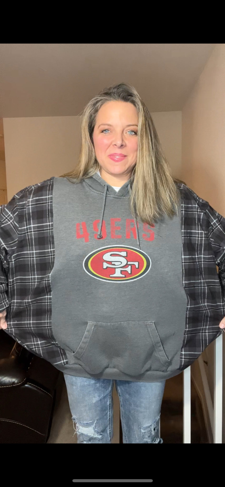 Upcycled 49ers – women’s 2X/3X – soft thick sweatshirt with flannel sleeves ￼