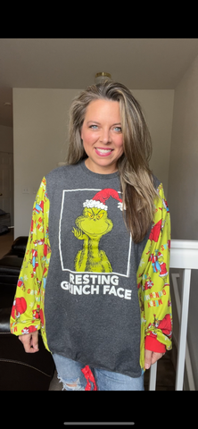 Upcycled Grinch face – women’s 2X/3X – T-shirt with stretchy sleeves￼