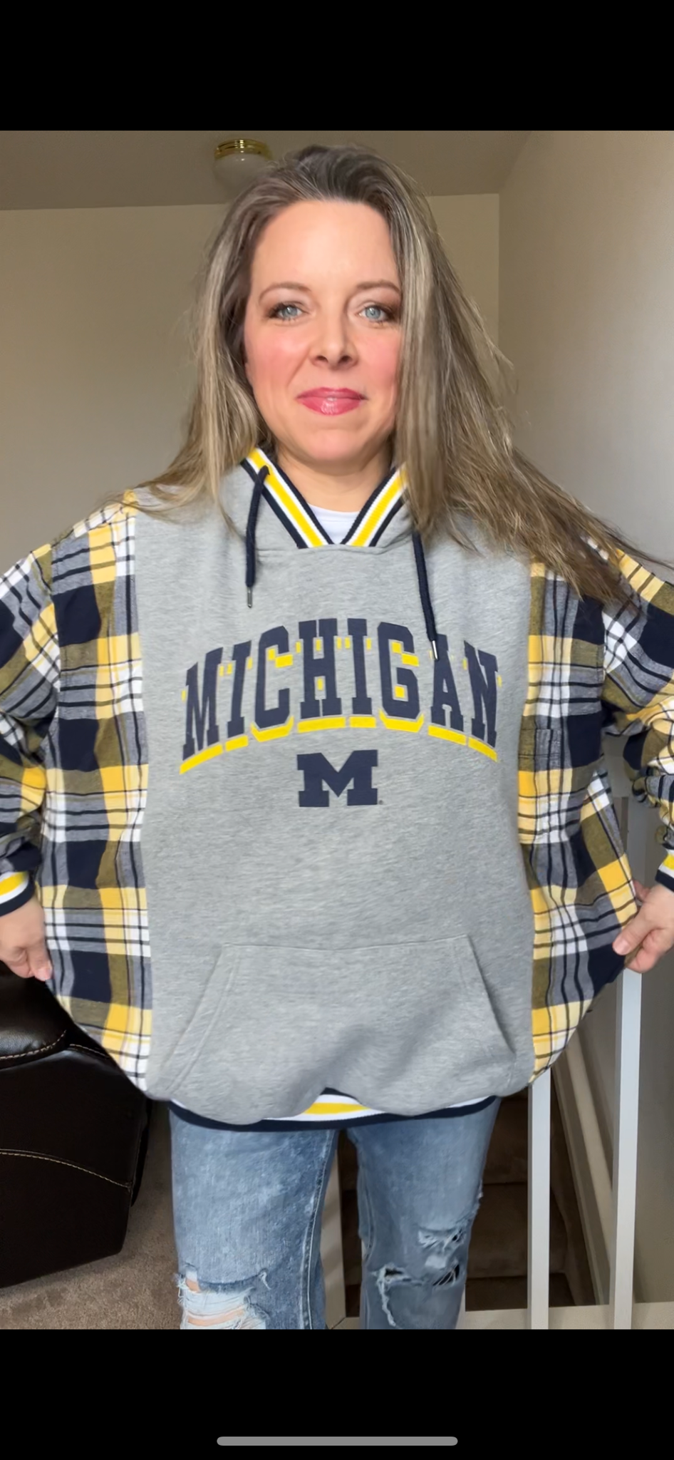 Upcycled ￼UofM - Women’s 1X – soft thick sweatshirt with flannel sleeves￼