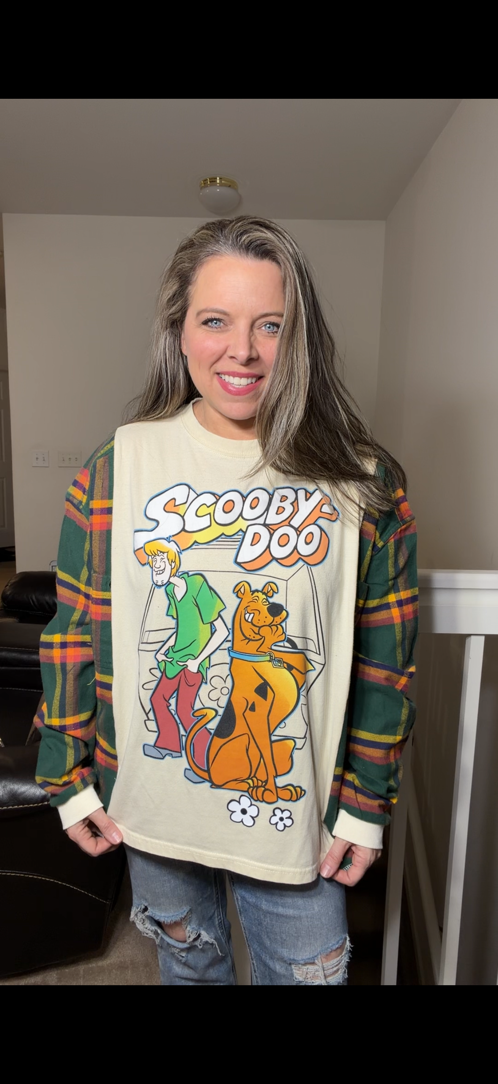 Upcycled Scooby-Doo – women's XL T-shirt with flannel sleeves – sleeves, more narrow ￼