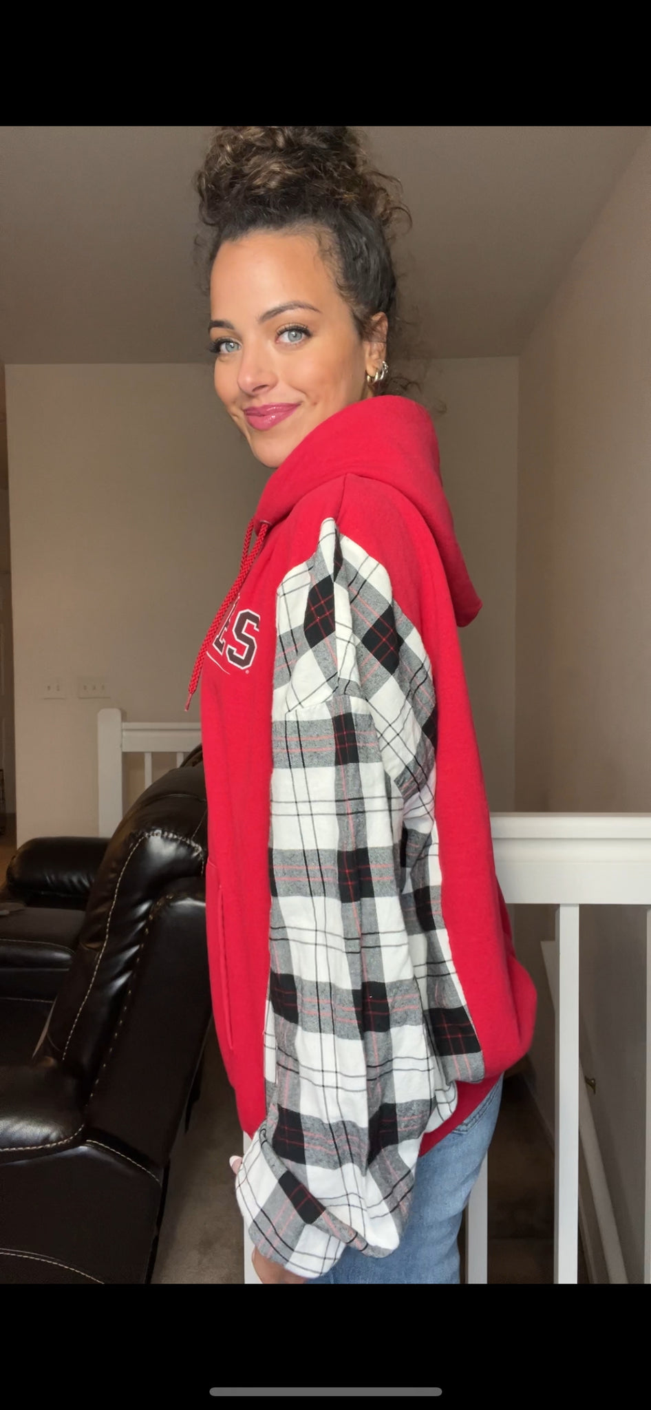 Ohio State - woman’s LARGE - midweight sweatshirt with flannel sleeves ￼