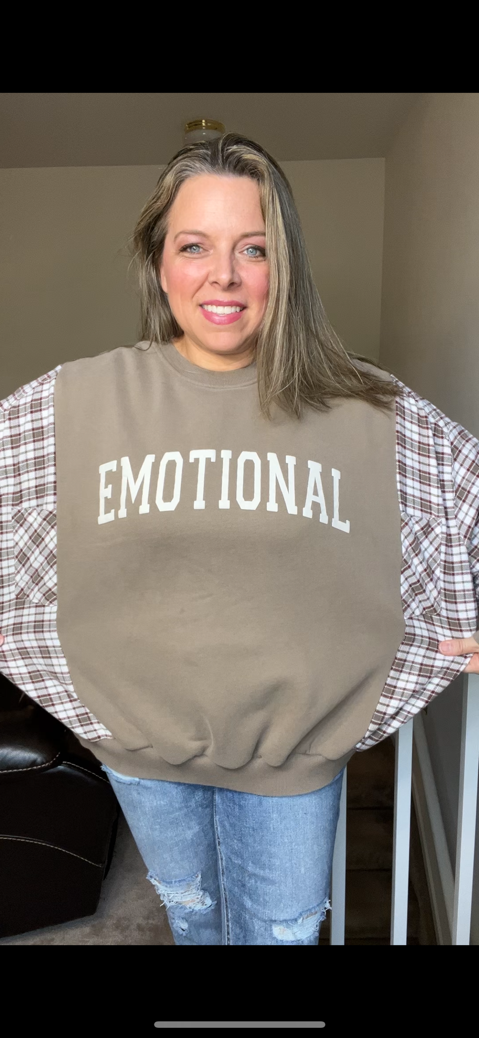 Upcycled Emotional – women’s XL – midweight sweatshirt with flannel sleeves￼