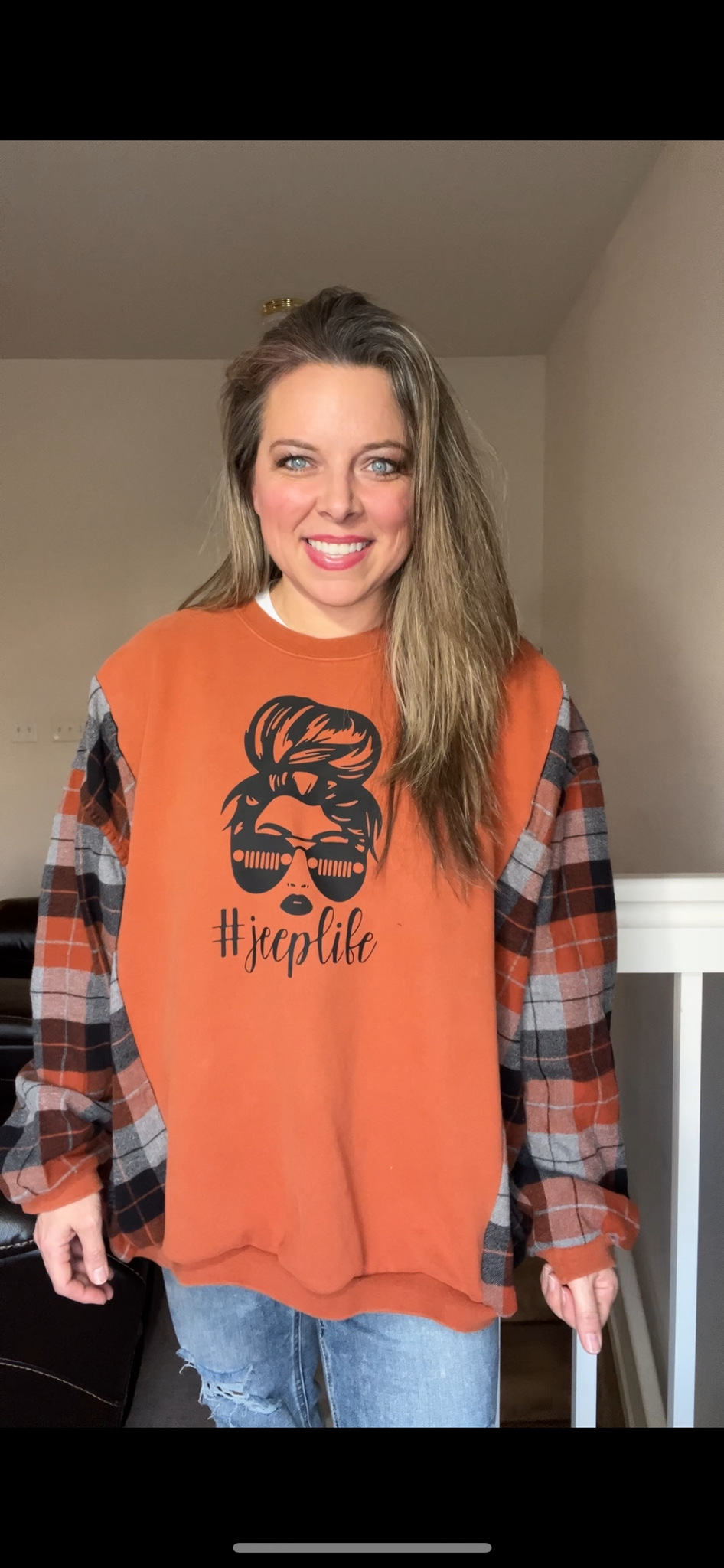 Upcycled Jeep – women’s 1X/2X – midweight sweatshirt with flannel sleeves￼