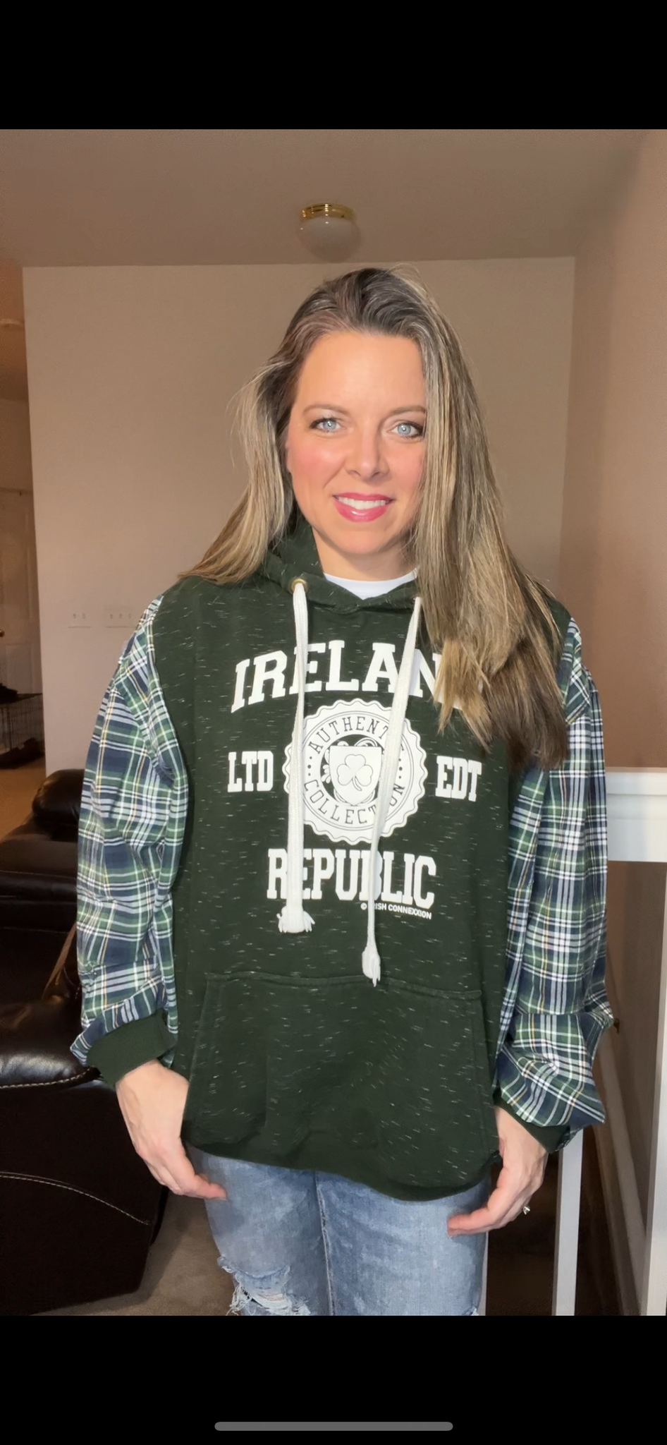 Upcycled Ireland – women’s XL – midweight sweatshirt with soft, thick, cotton sleeves￼