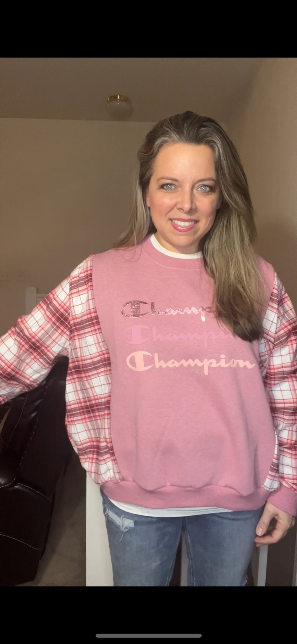 Upcycled Pink champion – women’s medium – midweight sweatshirt with flannel sleeves￼