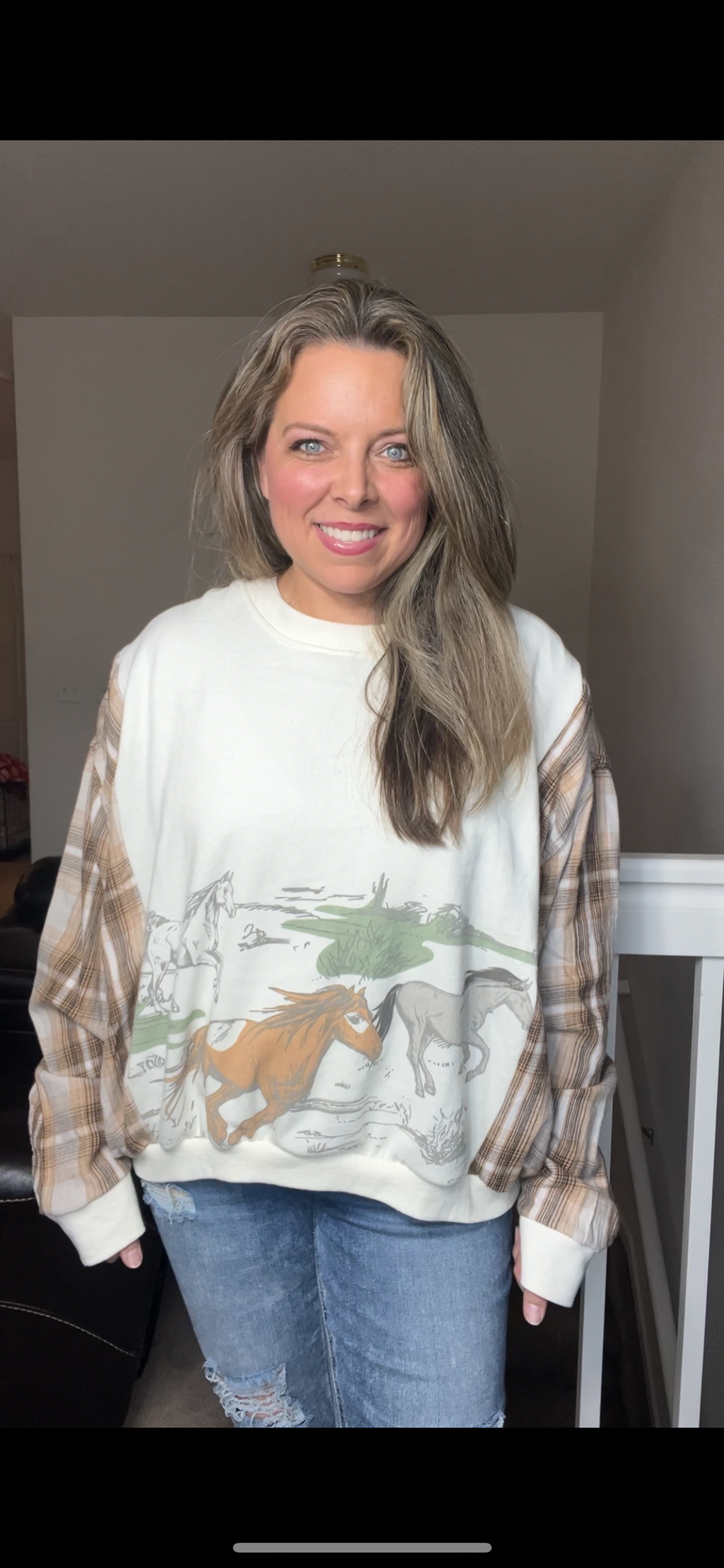 Upcycled Horses – women’s medium midweight sweatshirt with flannel sleeves – wide but short￼