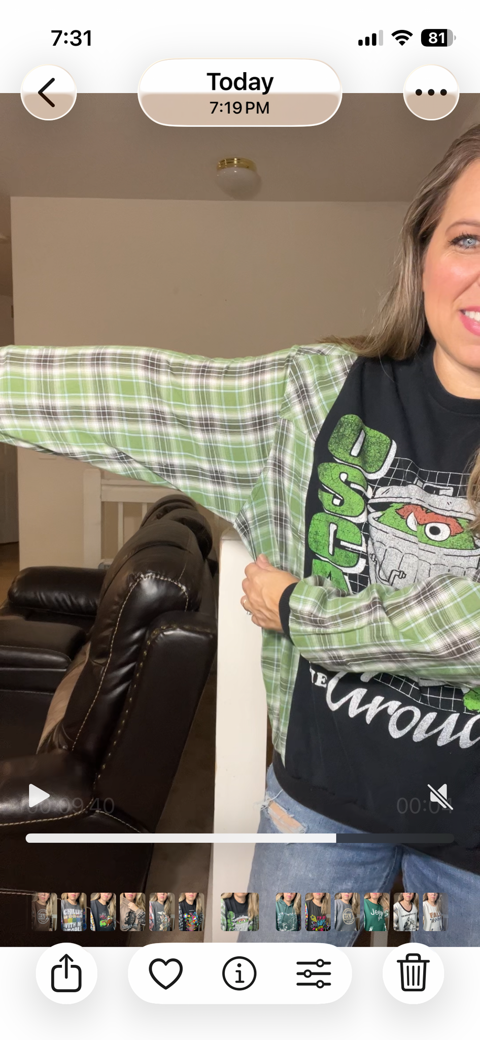 Upcycled Oscar – women’s medium T-shirt with thin cotton sleeves￼