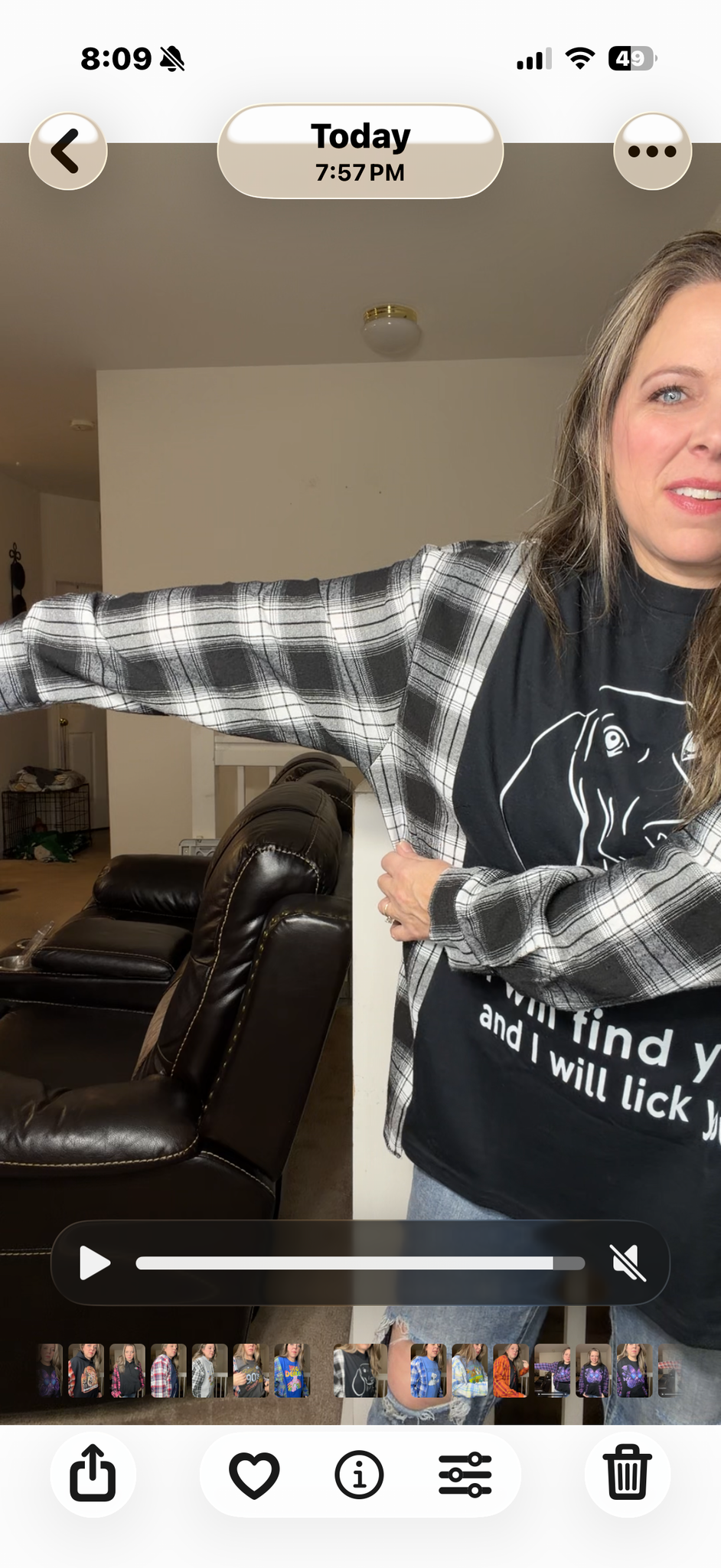 Upcycled Wiener Dog – women's XL T-shirt with flannel sleeves