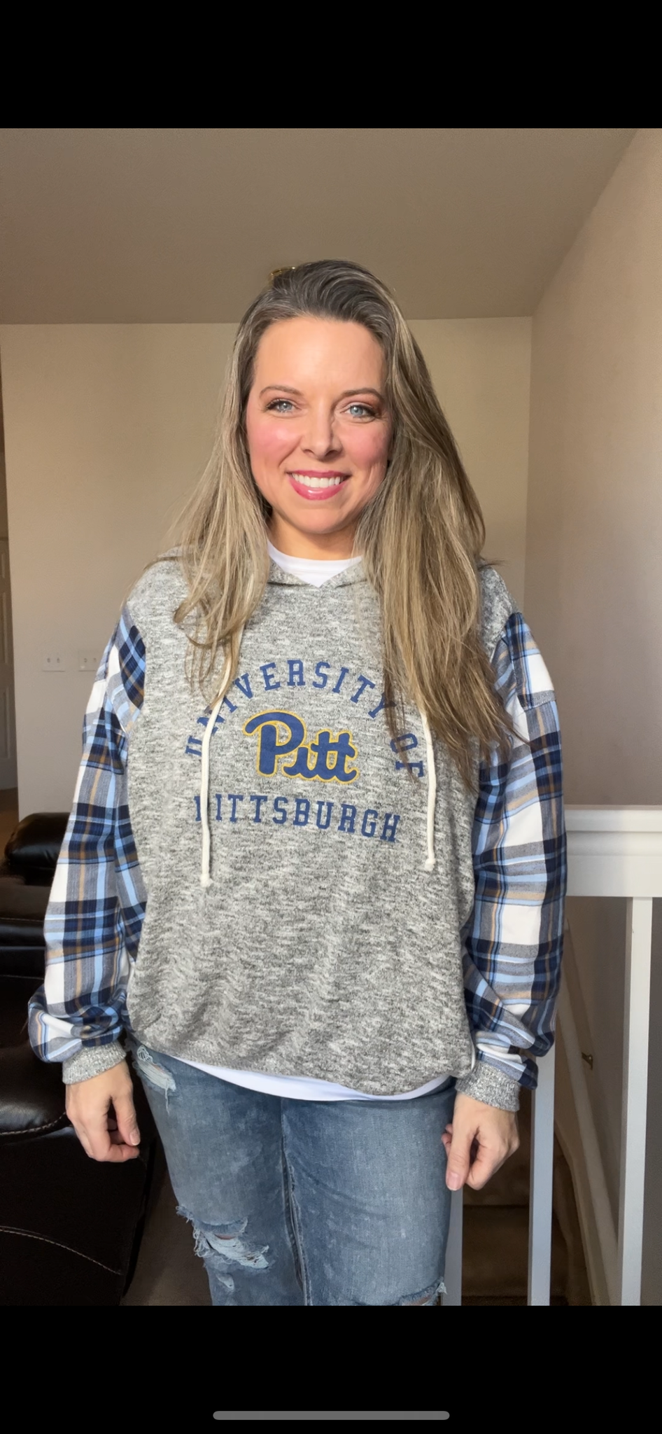 Upcycled Pitt University – women’s M/L – thin French terry sweatshirt with flannel sleeves ￼