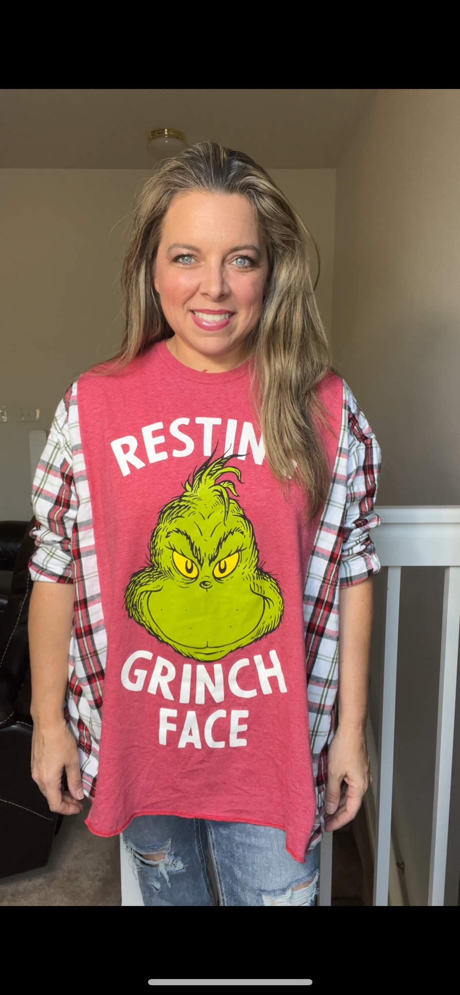 Upcycled Grinch face – women’s 1X/2X – thin T-shirt, with flannel sleeves