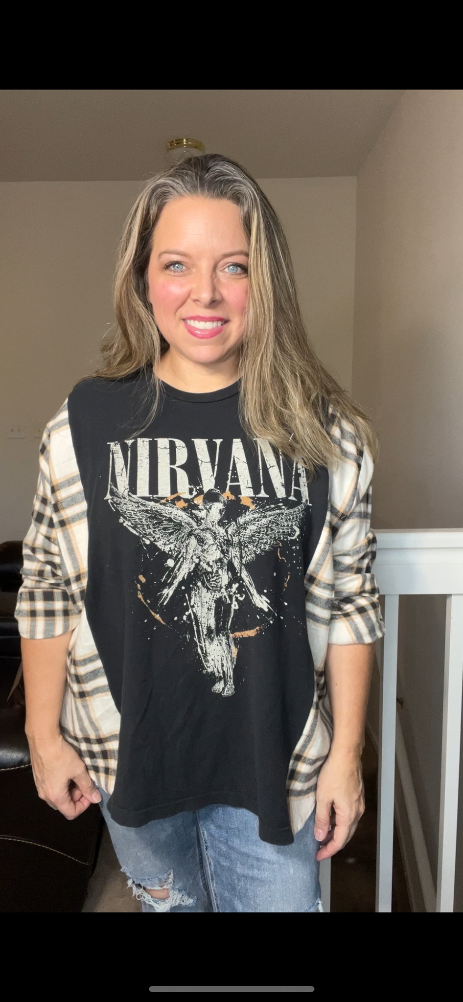 Upcycled Nirvana – women’s XL – T-shirt with flannel sleeves￼