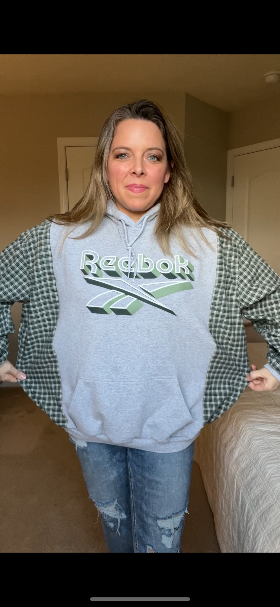 Upcycled Green Reebok – women’s XL – midweight sweatshirt with soft cotton sleeves ￼