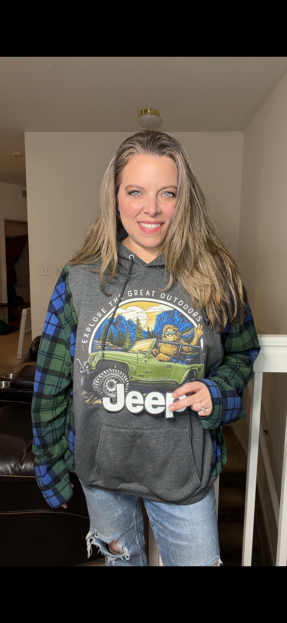 Upcycled Jeep – women's 1X/2X midweight sweatshirt with flannel sleeves ￼