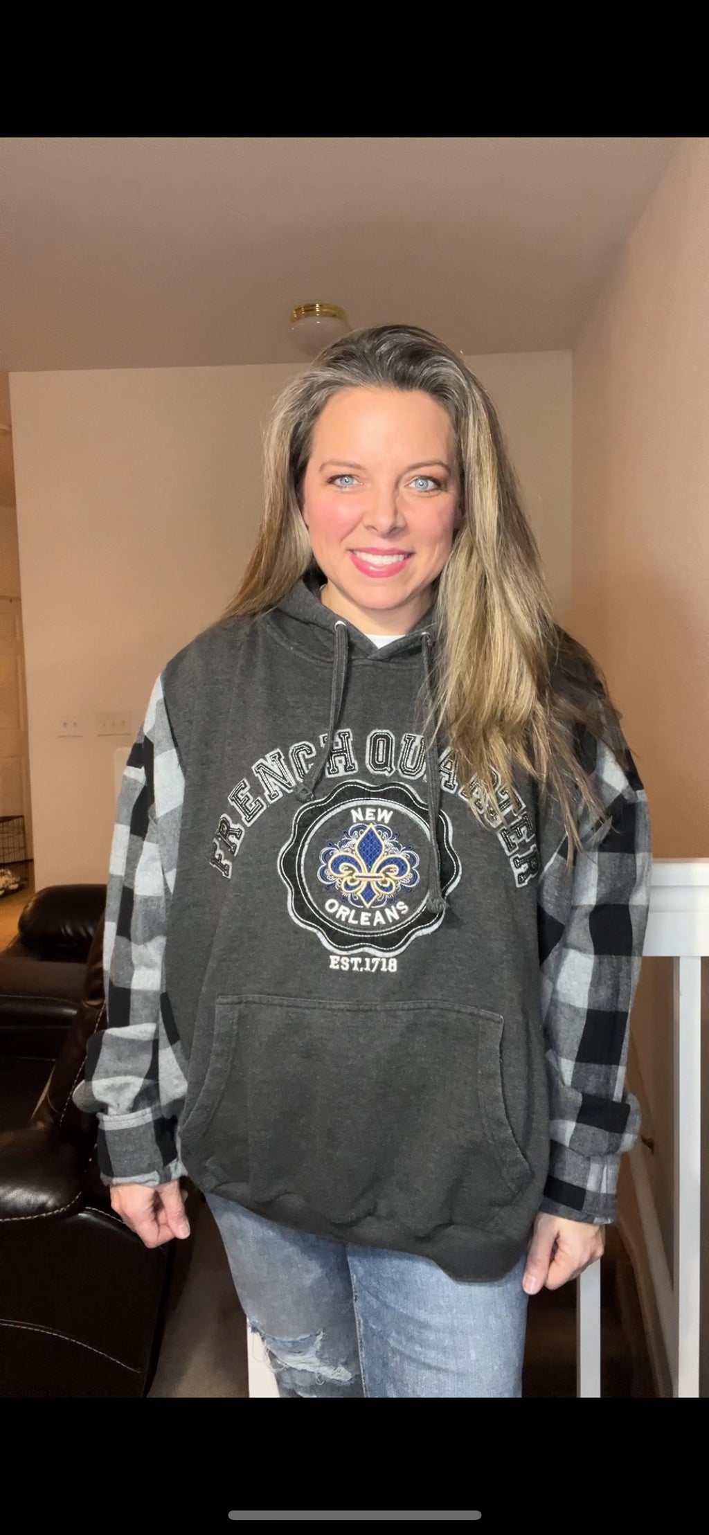 Upcycled New Orleans – women’s one X – soft fix sweatshirt with flannel sleeves