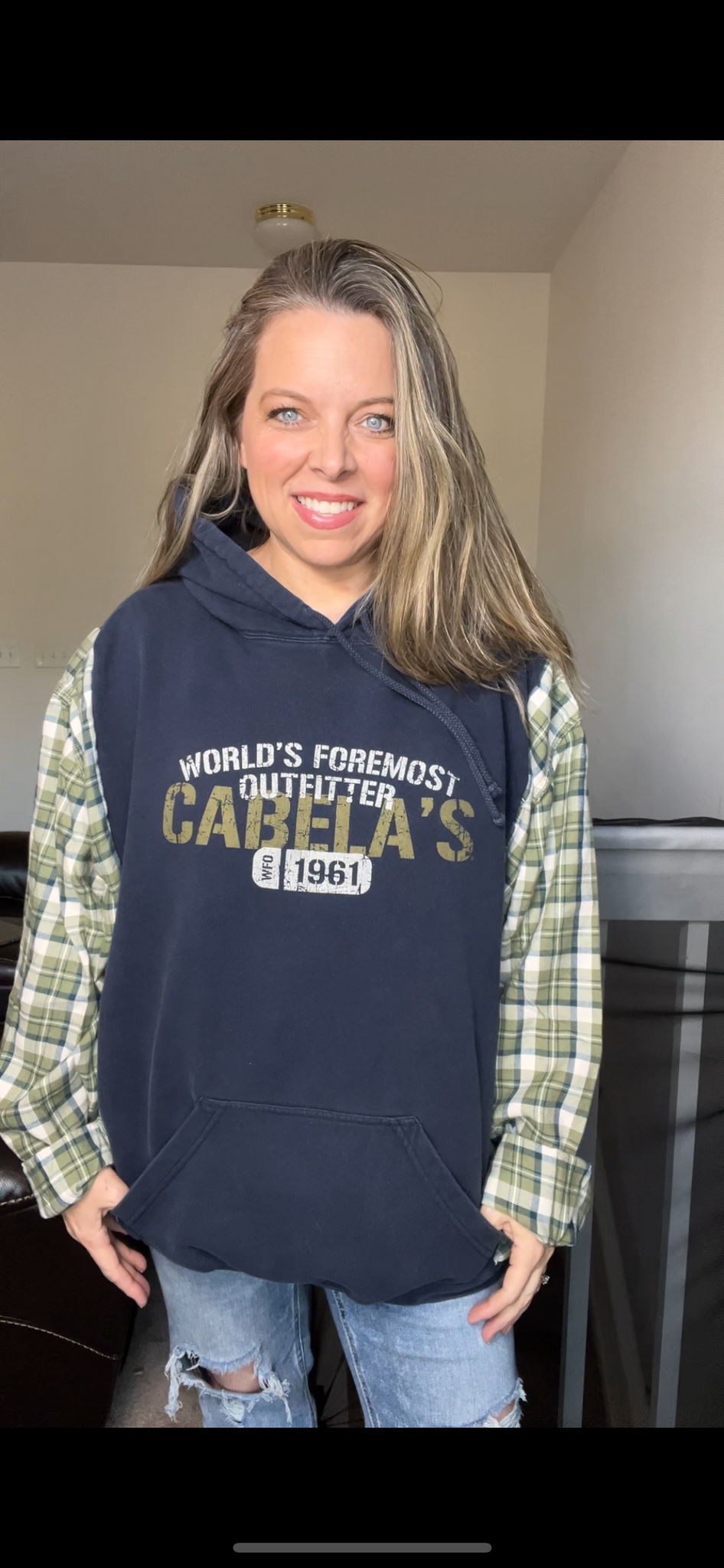 Upcycled Cabela’s – women’s 4X midweight sweatshirt with flannel sleeves