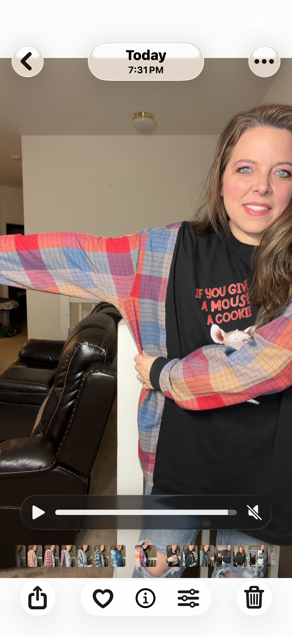 Upcycled Mouse - women's 1X/2X T-shirt with thin cotton sleeves ￼