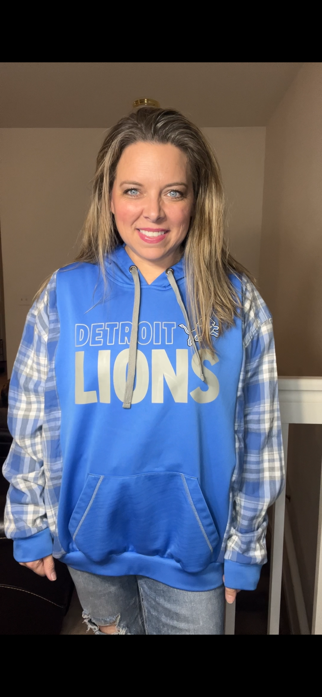 Upcycled Lions – women’s 1X – dry fit sweatshirt with flannel sleeves￼