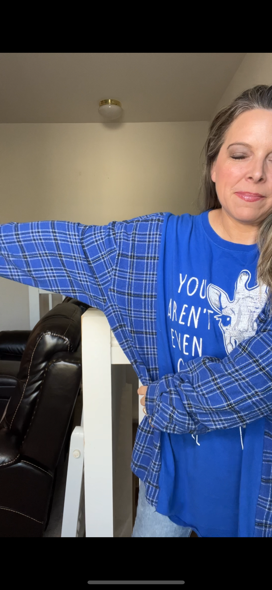Upcycled Giraffe – women’s 4X/5X T-shirt with flannel sleeves
