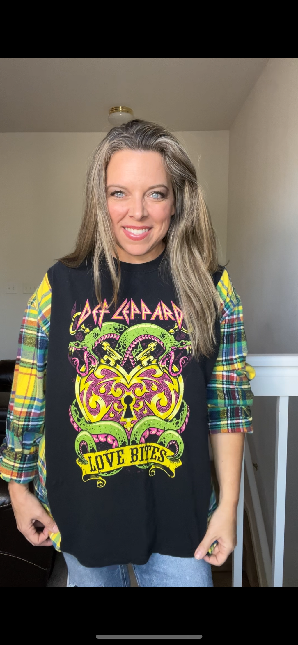 Upcycled Deaf leppard – women’s XL T-shirt with flannel sleeves