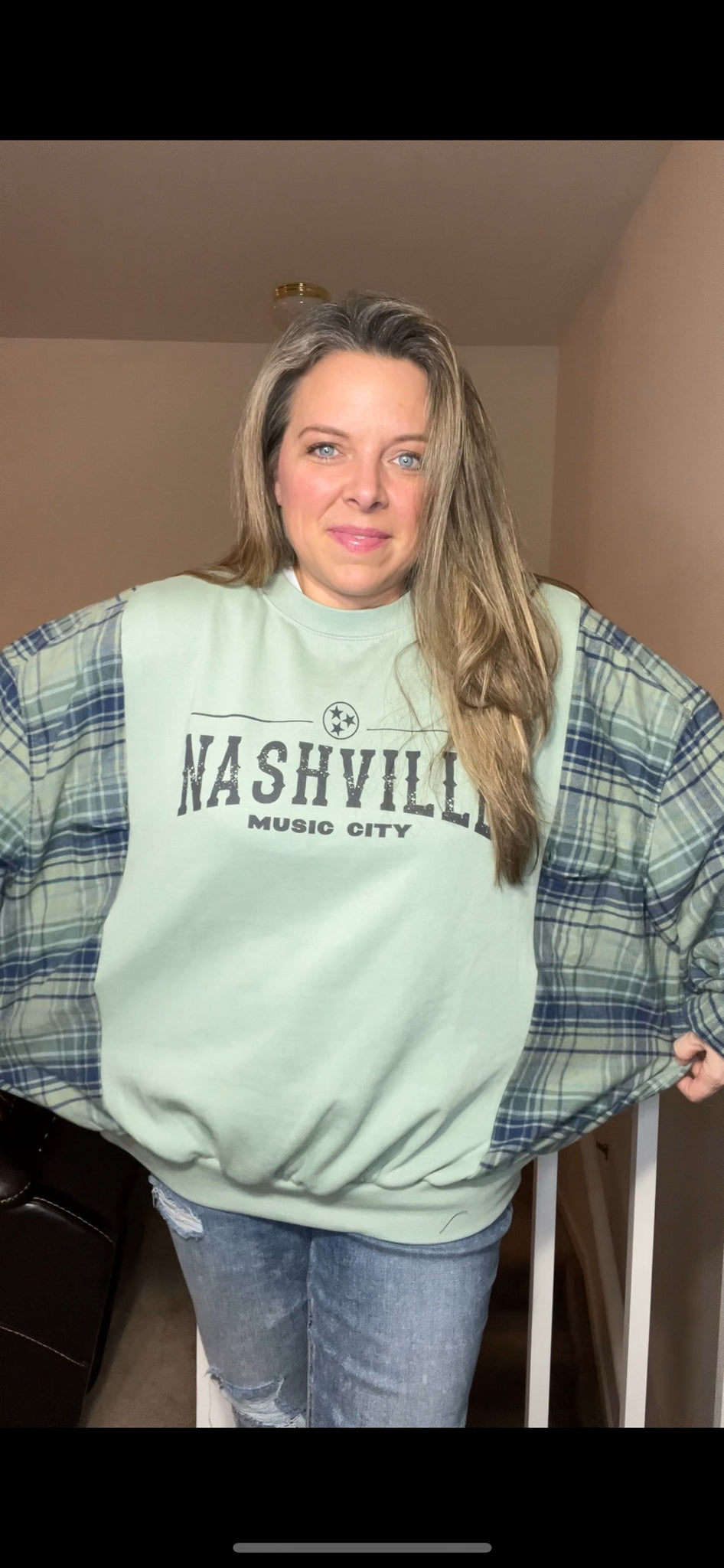 Nashville - woman’s 1X - midweight sweatshirt with flannel sleeves ￼