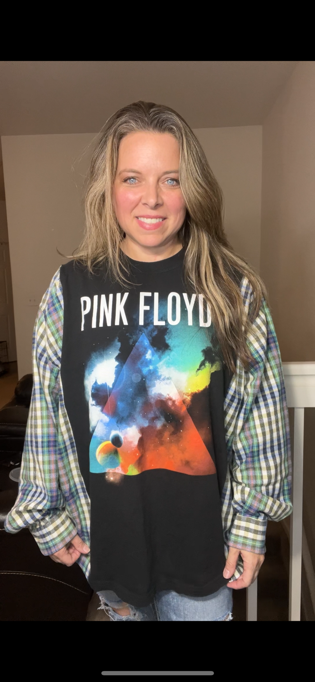 Upcycled Pink Floyd – women’s 3X – T-shirt with flannel sleeves