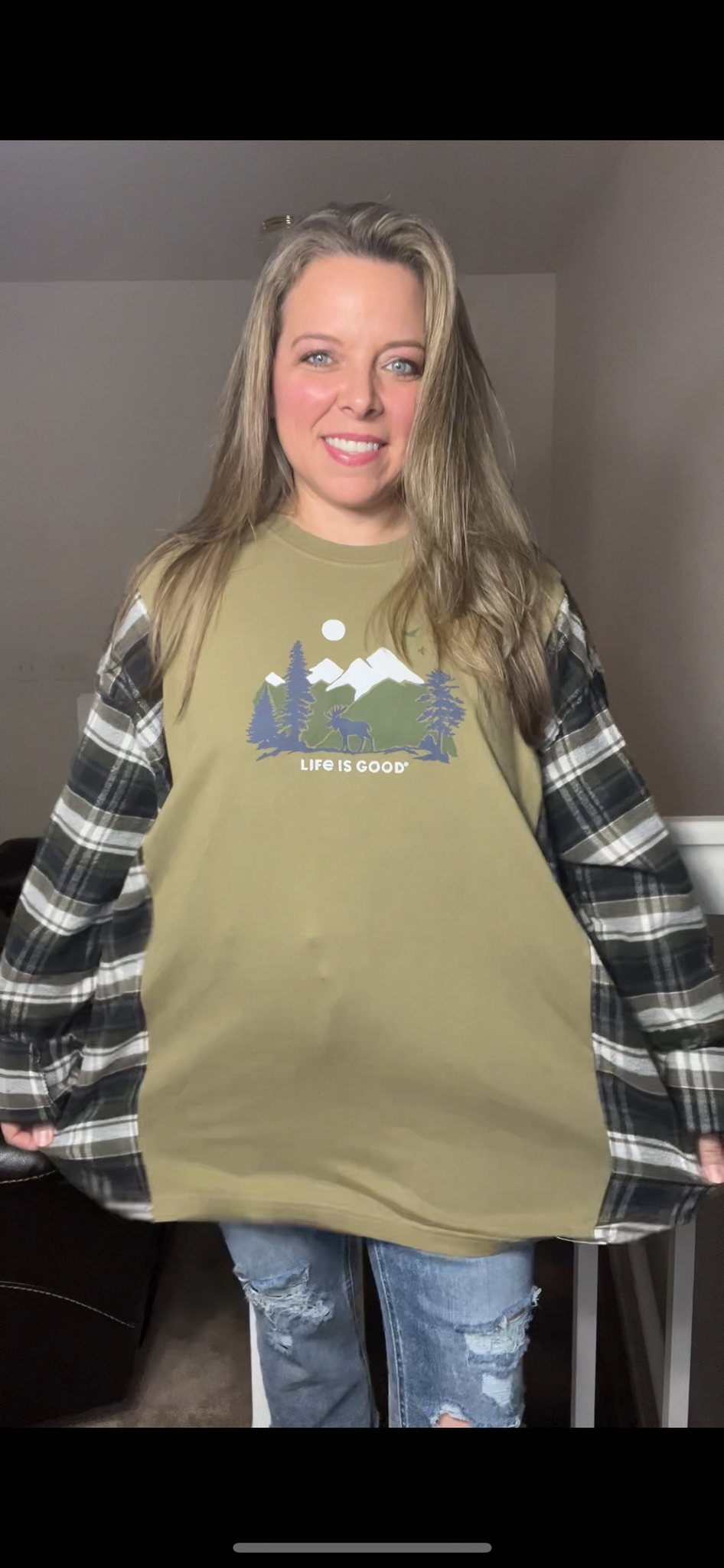 Upcycled Moose T-shirt – women’s 3X/4X – T-shirt with flannel sleeves￼