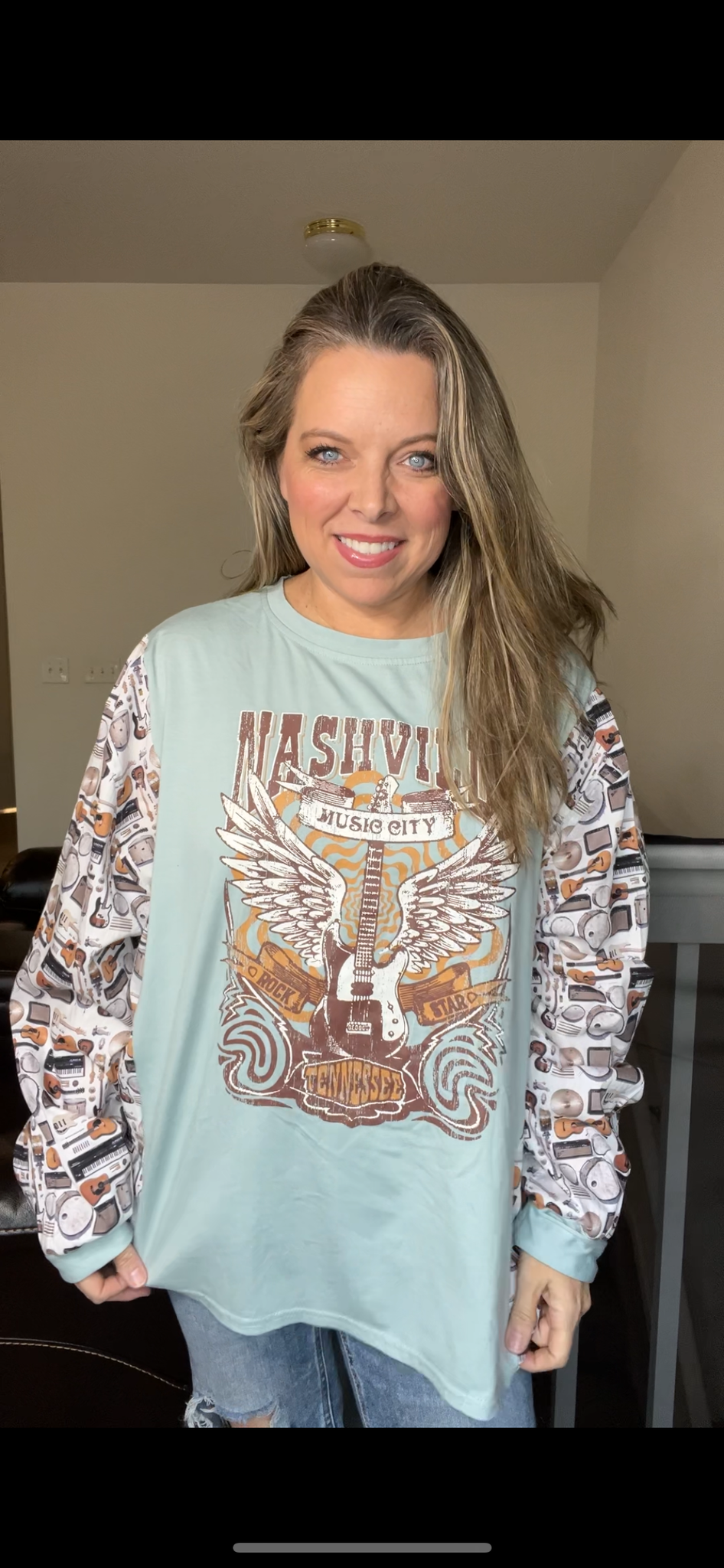 Upcycled Nashville – women’s 3X T-shirt with cat and sleeves