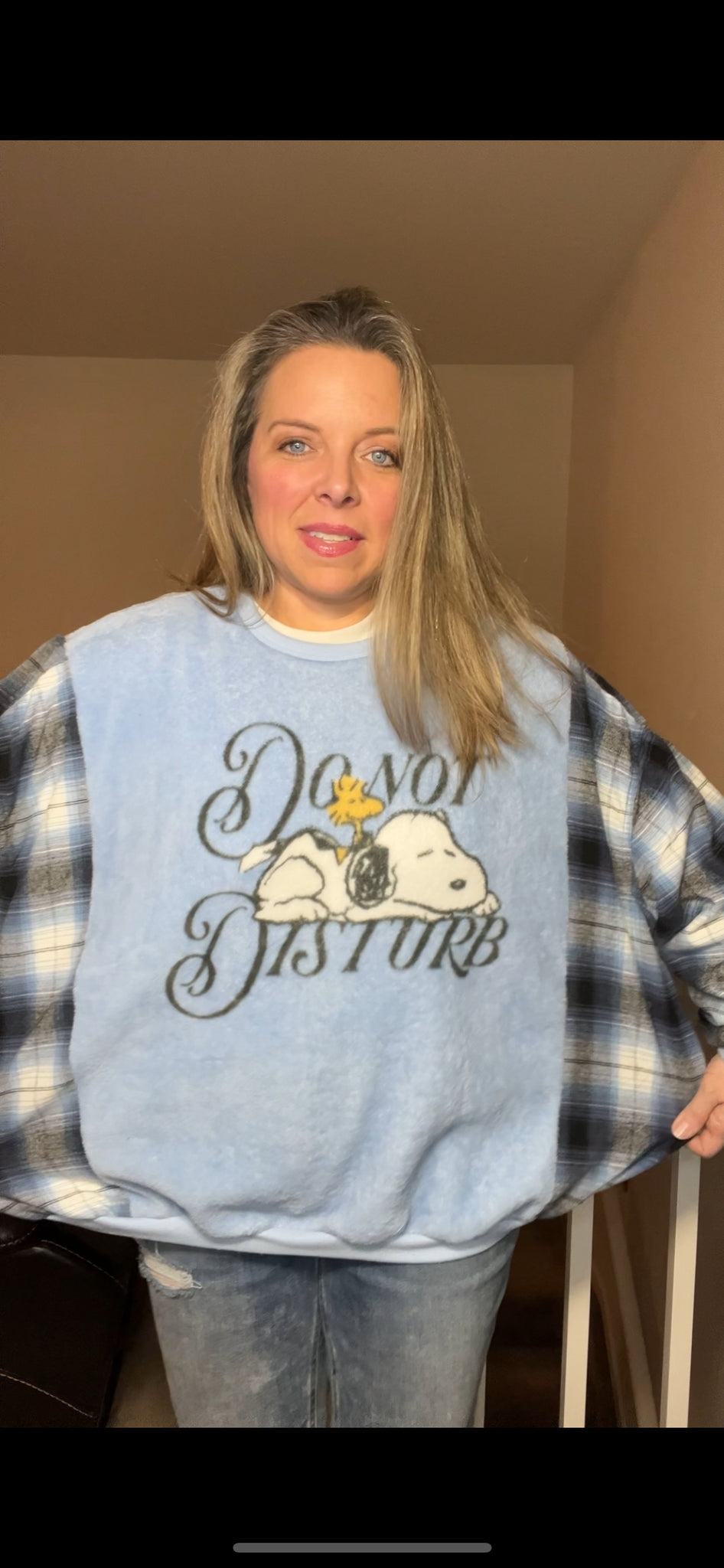 Snoopy - woman’s L /XL - fuzzy sweatshirt with flannel sleeves ￼