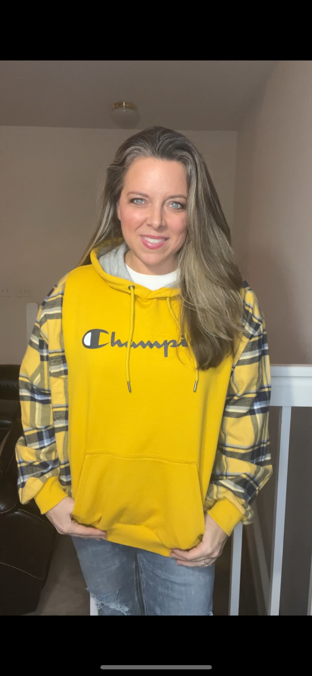 Upcycled Yellow champion – women’s XL – midweight sweatshirt with flannel sleeves￼
