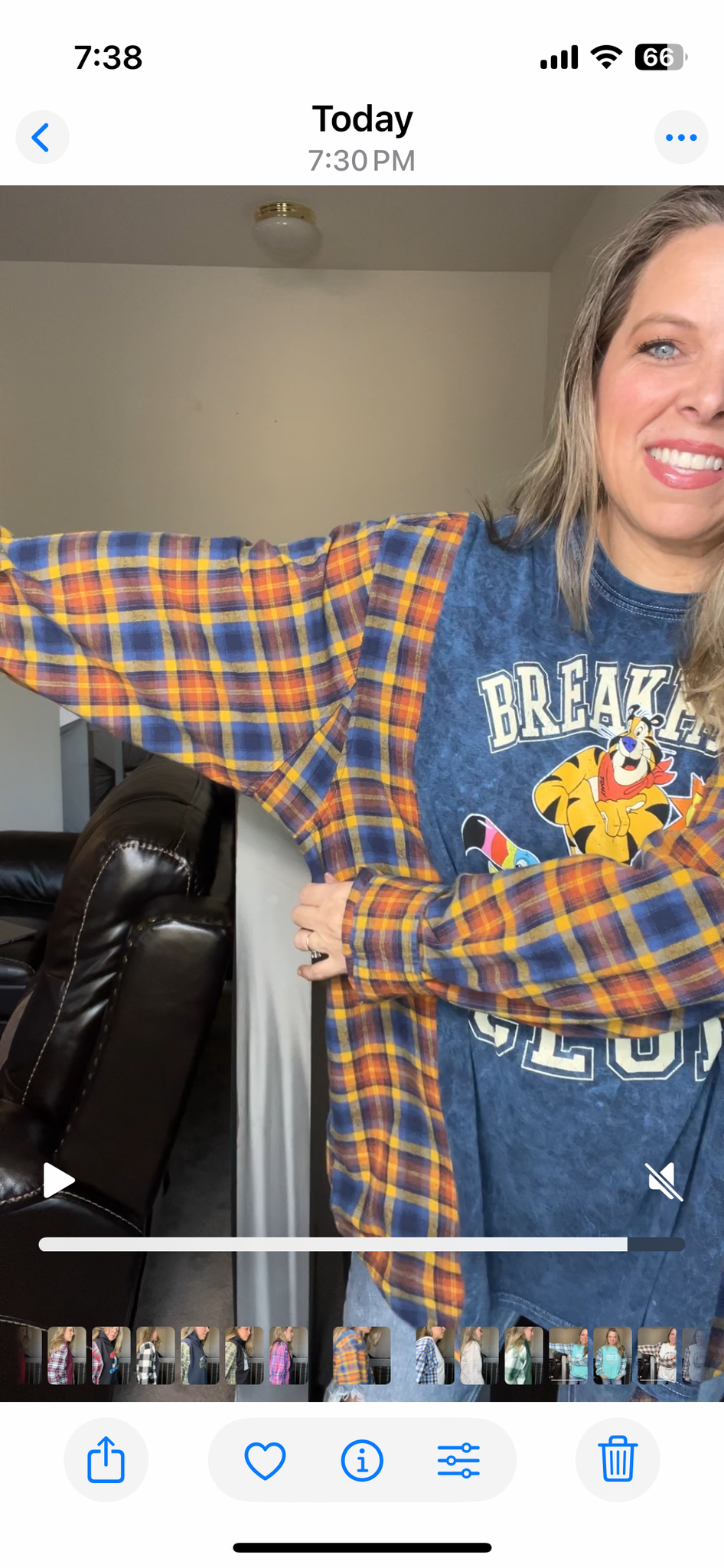 Upcycled Breakfast club – women’s 4X T-shirt with flannel slaves