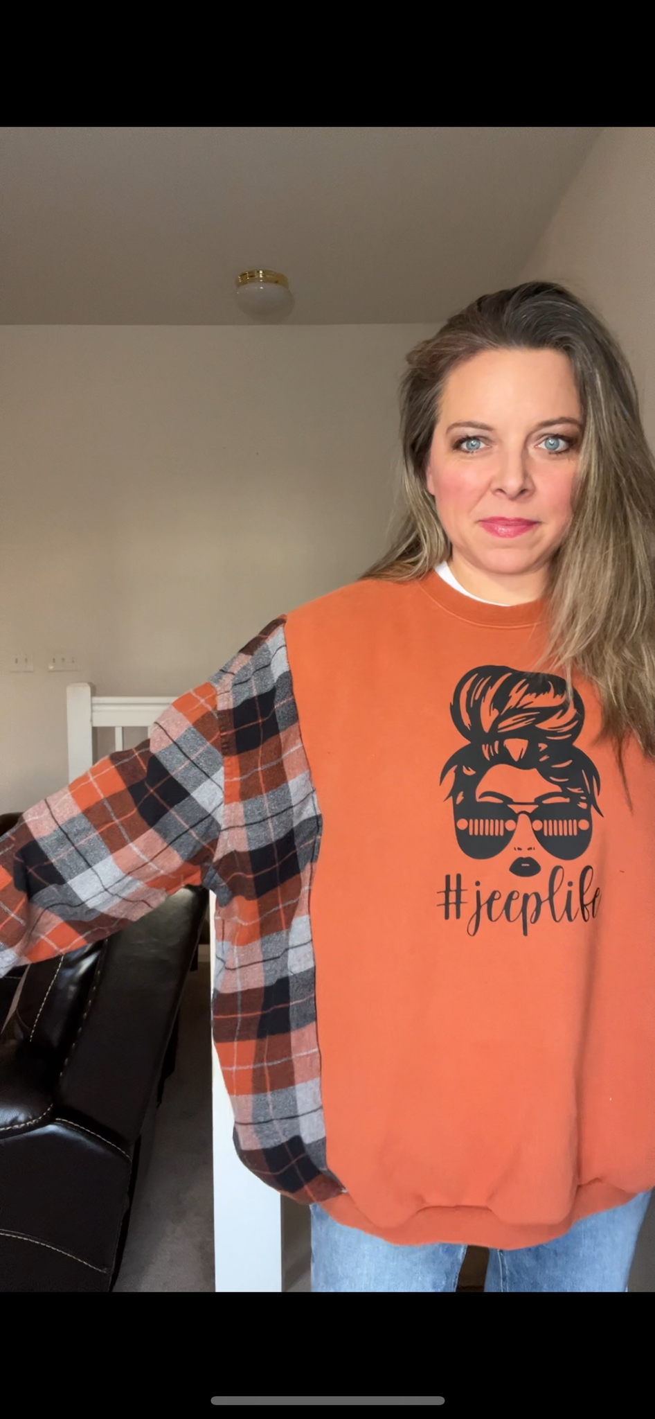 Upcycled Jeep – women’s 1X/2X – midweight sweatshirt with flannel sleeves￼