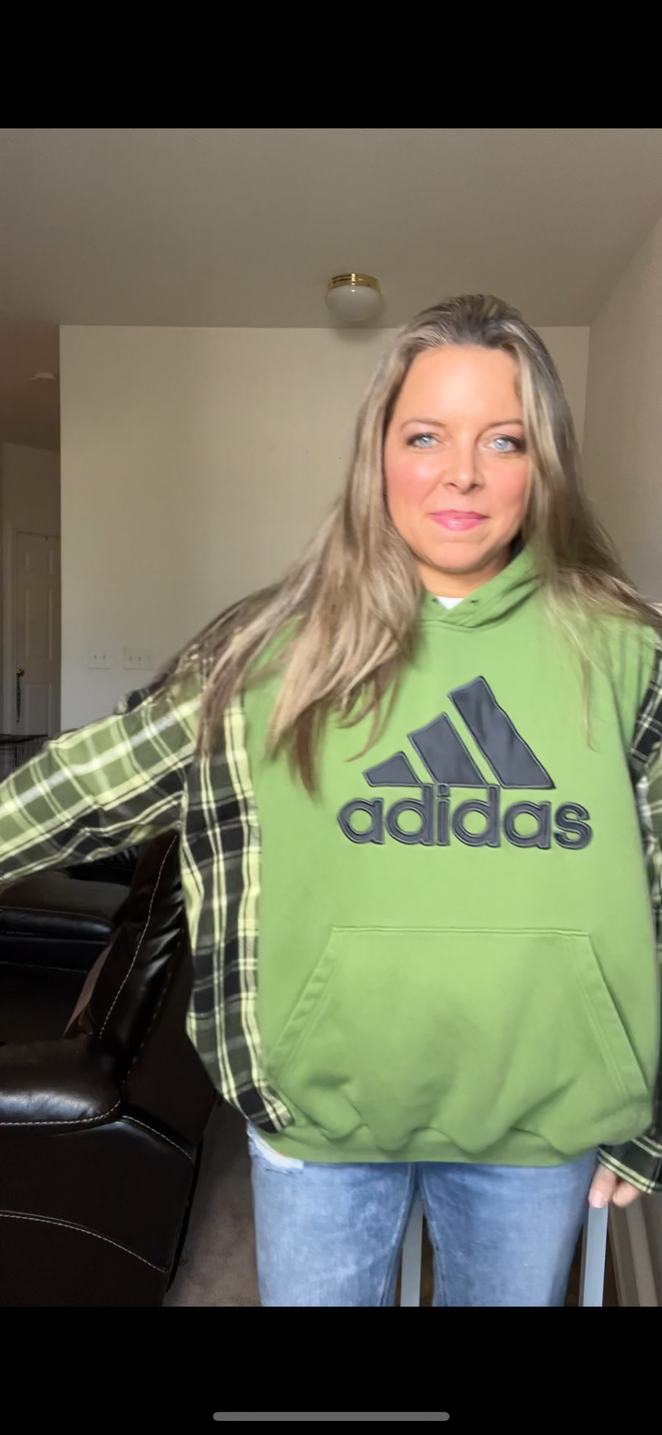 Upcycled Adidas green – women’s L/XL – midweight sweatshirt with flannel sleeves￼