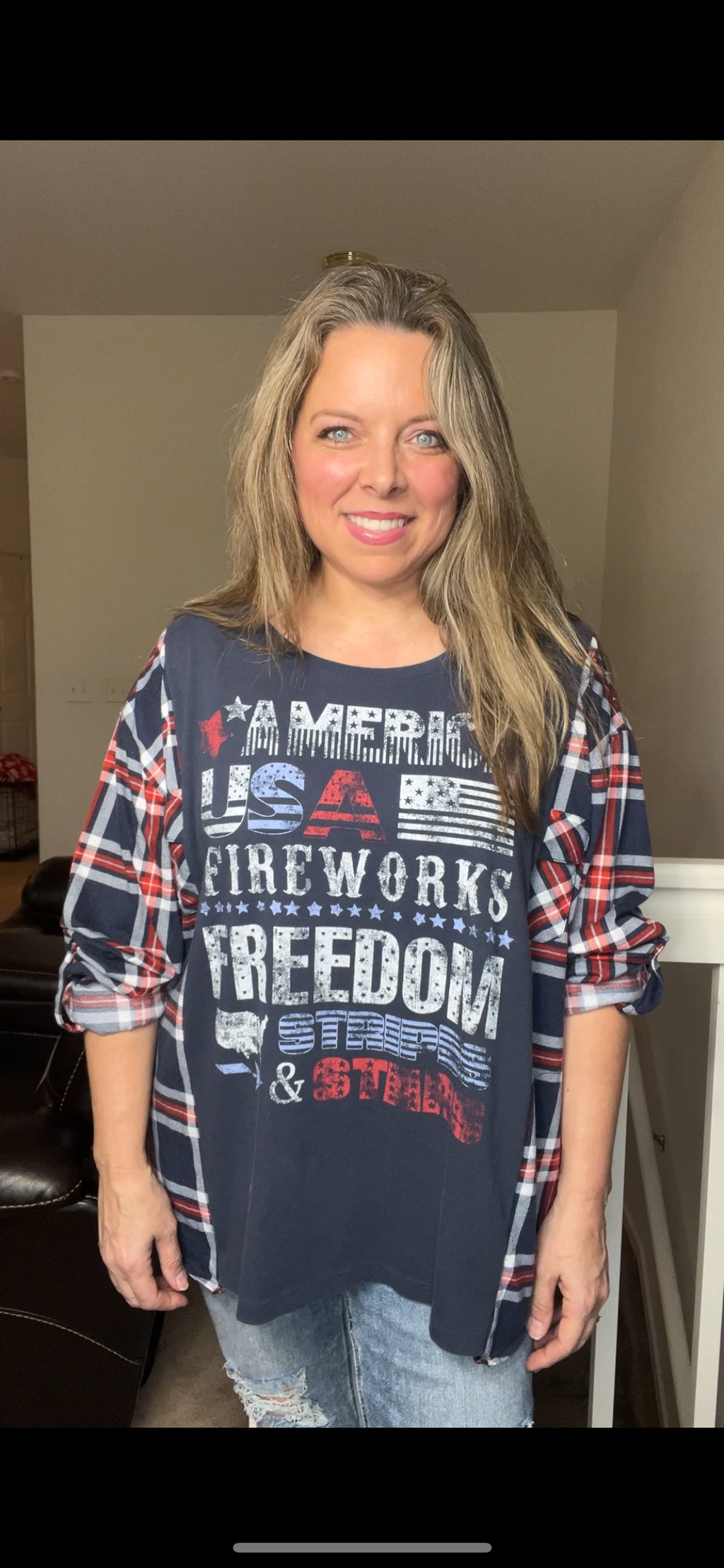 Upcycled Fireworks – women’s XL T-shirt with thin flannel sleeves￼