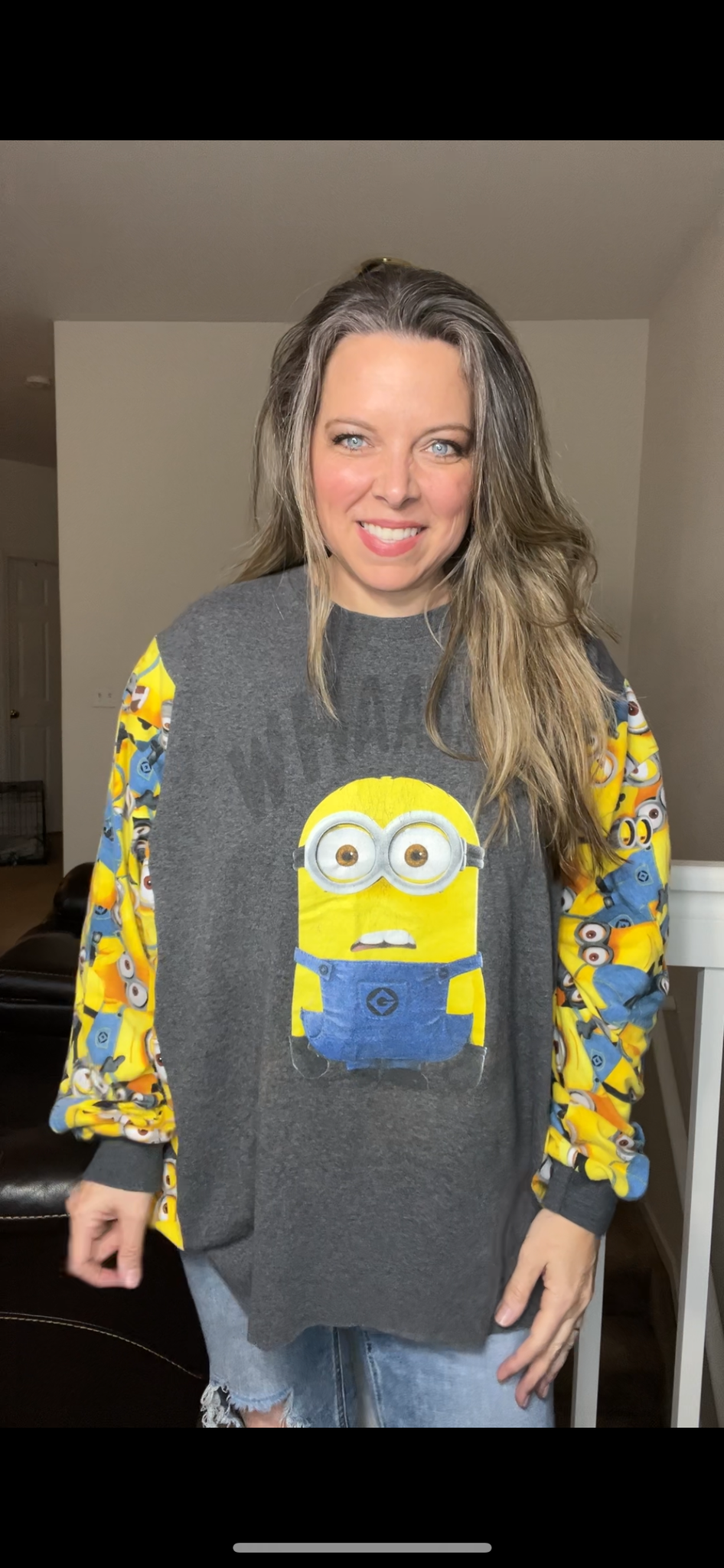 Upcycled Minion – women’s 4X T-shirt with stretchy sleeves