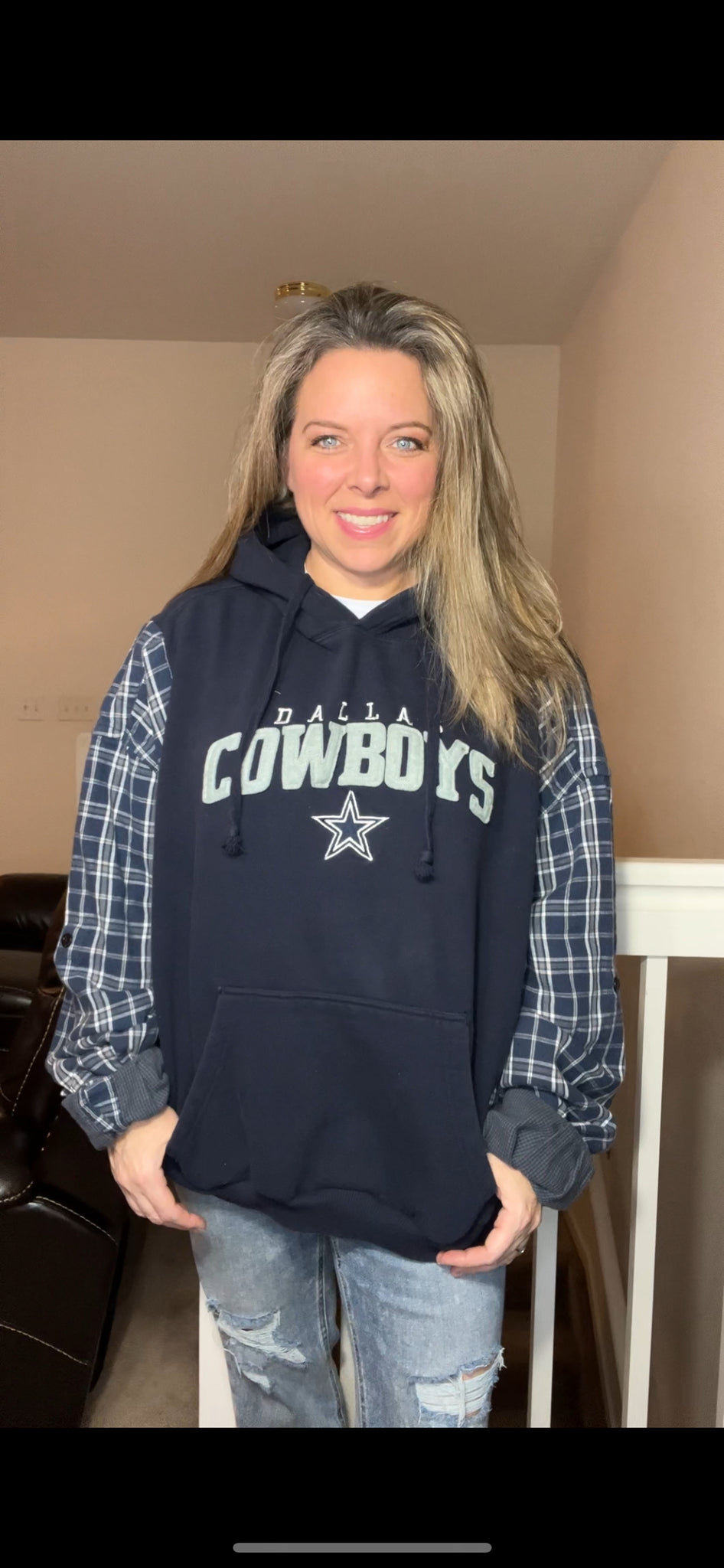 Cowboys - woman’s 1X - thick sweatshirt with flannel sleeves ￼