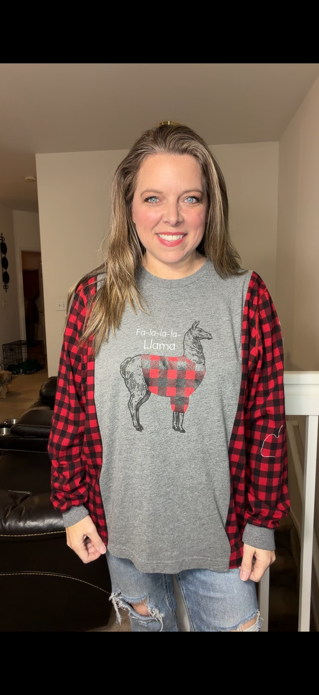 Upcycled Llama – women's large T-shirt with stretchy sleeves ￼
