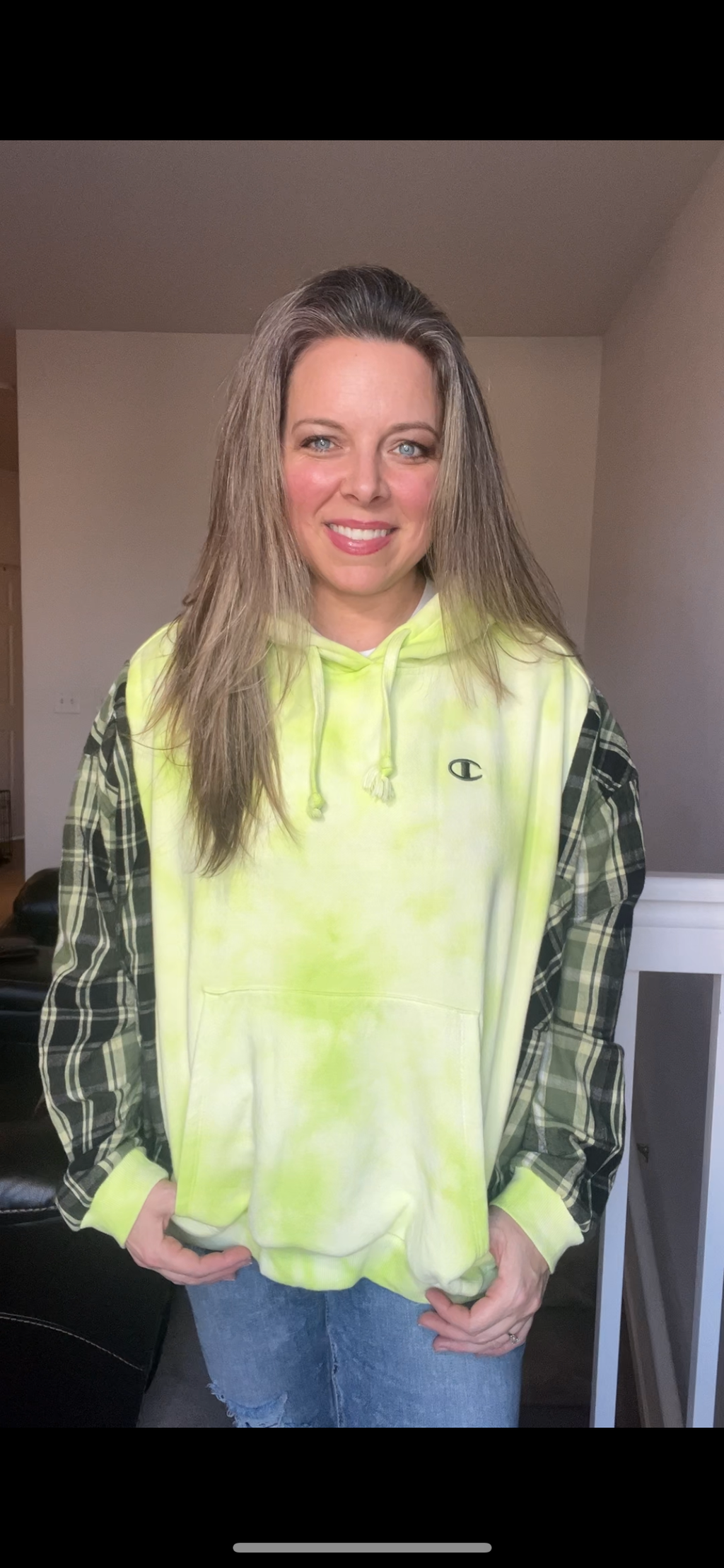 Upcycled Neon Champion – women’s L/XL – midweight sweatshirt with flannel sleeves￼