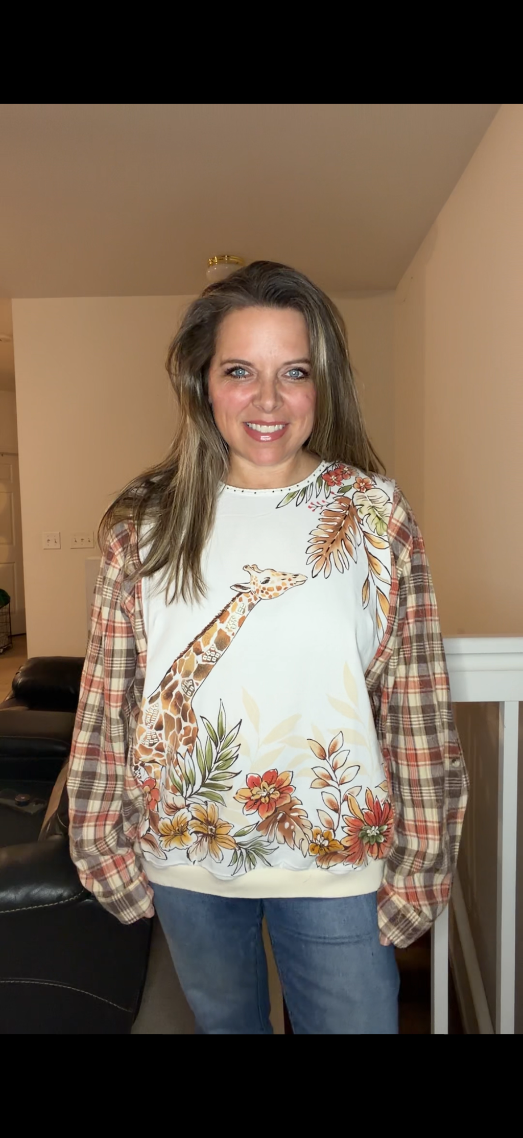 Upcycled Giraffe - women's large T-shirt with flannel sleeves
