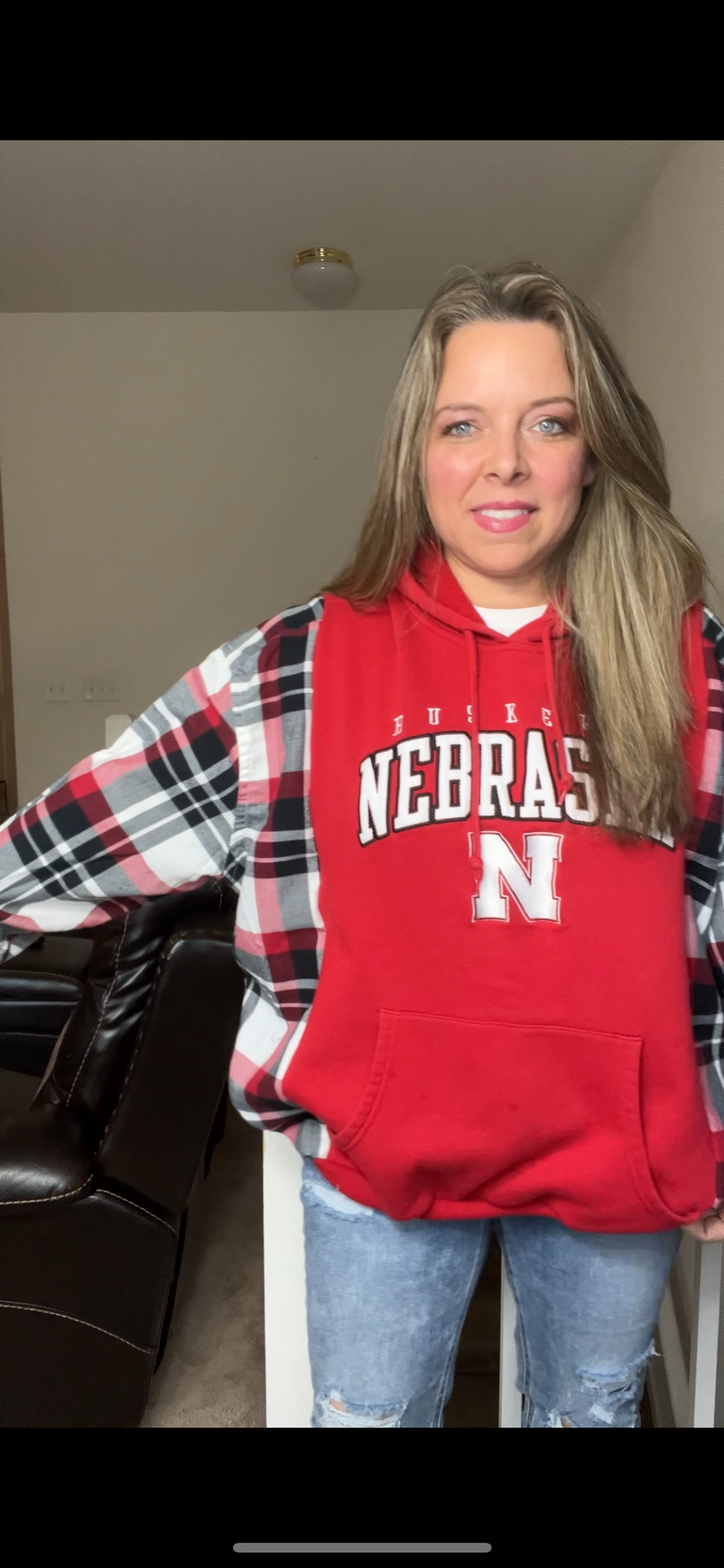 Upcycled Nebraska – women’s 1X – midweight sweatshirt with flannel sleeves ￼