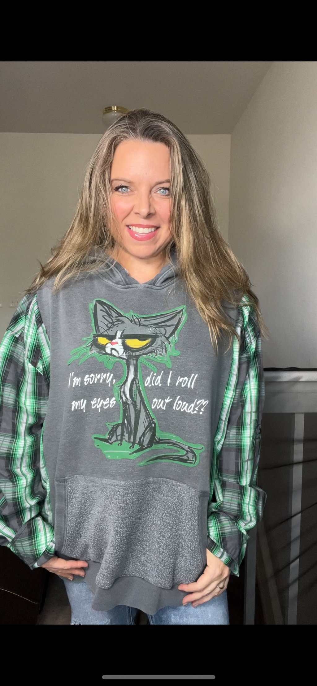 Upcycled Cat – women’s 4X midweight sweatshirt with thin flannel sleeves