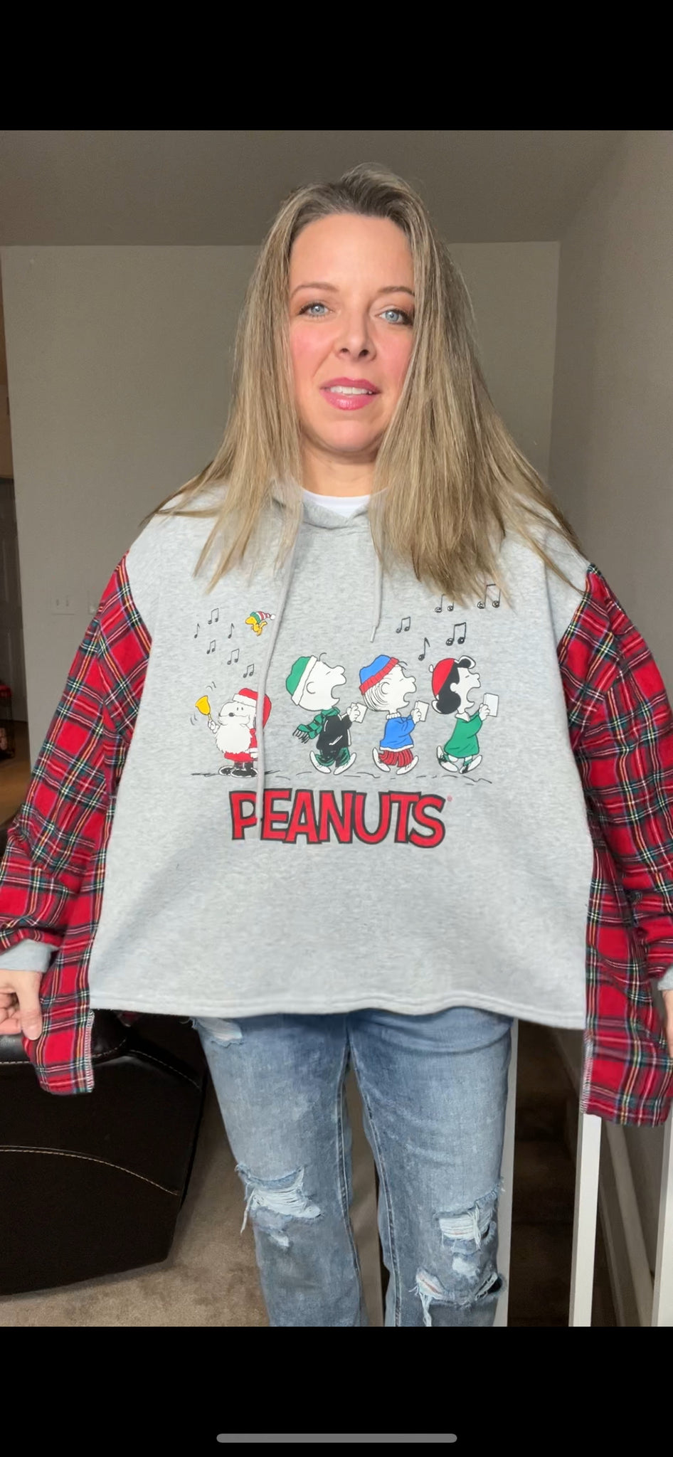 Peanuts Caroling - woman’s XL