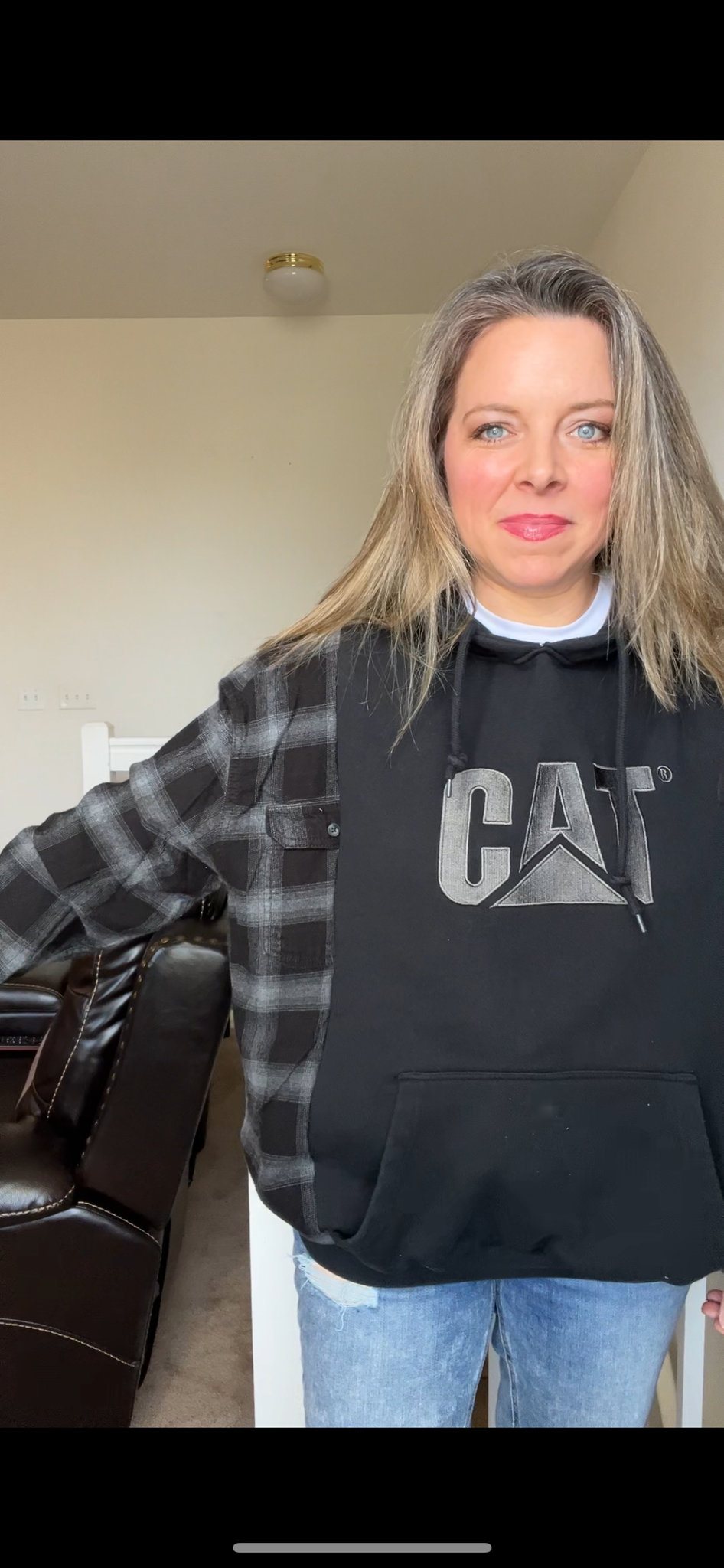 Upcycled ￼CAT - Woman’s ￼medium - Heavy sweatshirt with flannel sleeves￼