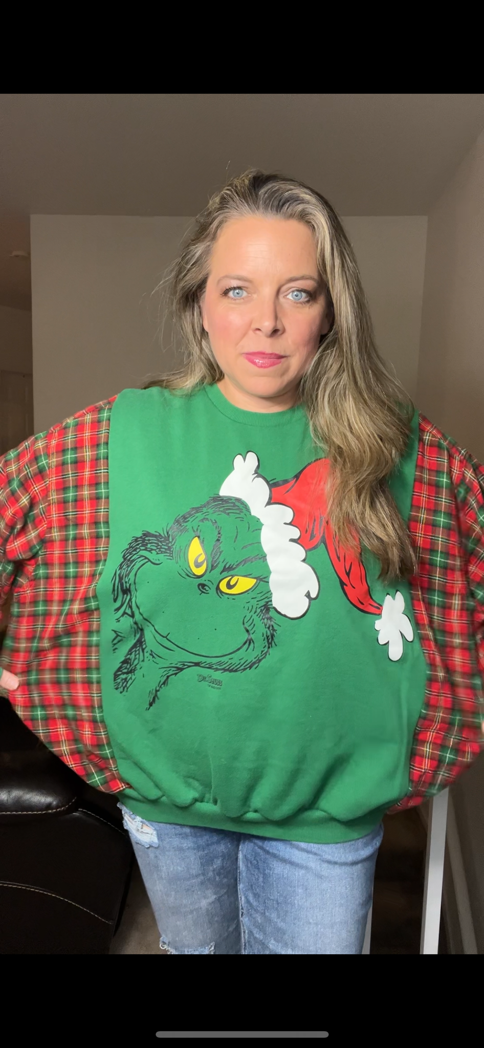 Upcycled Grinch green – women’s XL/1X – midweight sweatshirt with flannel sleeves￼