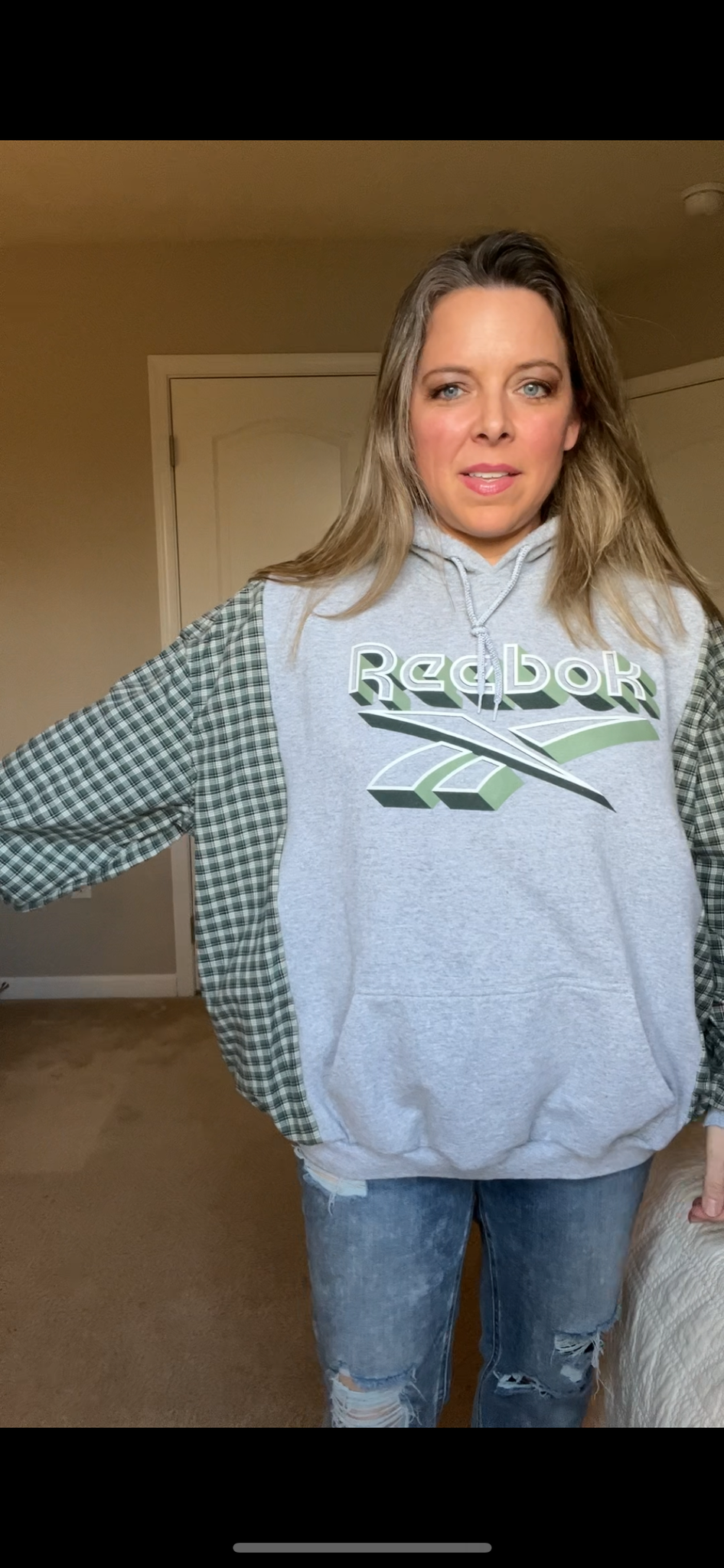 Upcycled Green Reebok – women’s XL – midweight sweatshirt with soft cotton sleeves ￼