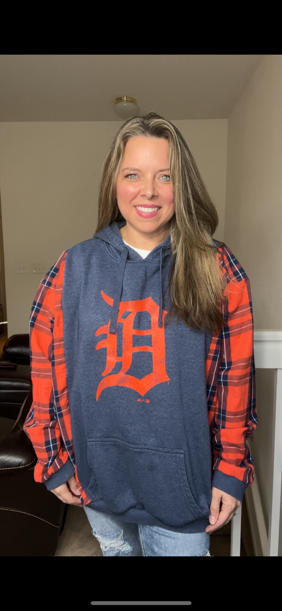 Upcycled Tigers – women’s 2X – midweight sweatshirt with flannel sleeves￼