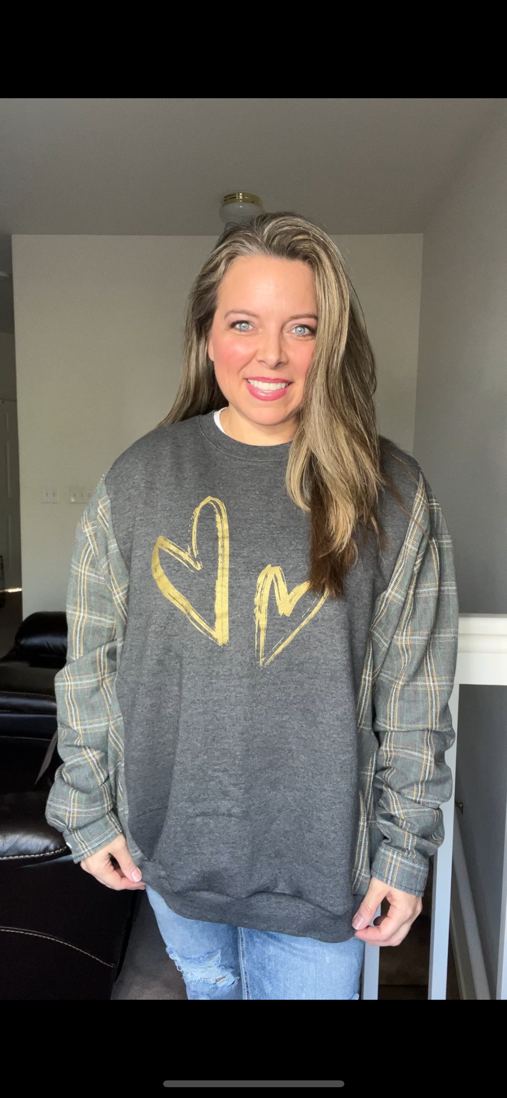 Upcycled Hearts – women’s XL/one X – midweight sweatshirt with flannel sleeves ￼